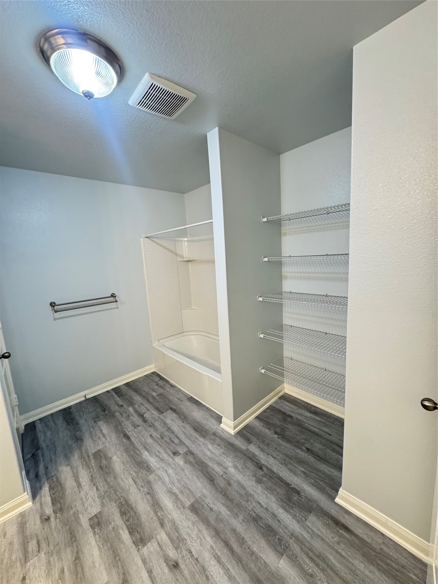 2050 Wilde Elm Drive Property Photo 27