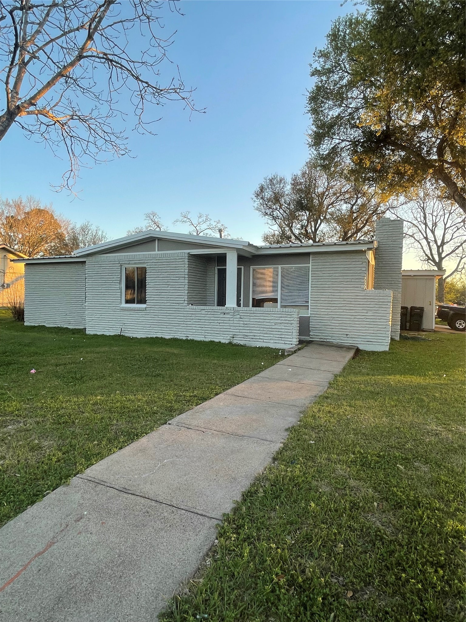 611 Sarah Street Property Photo 1
