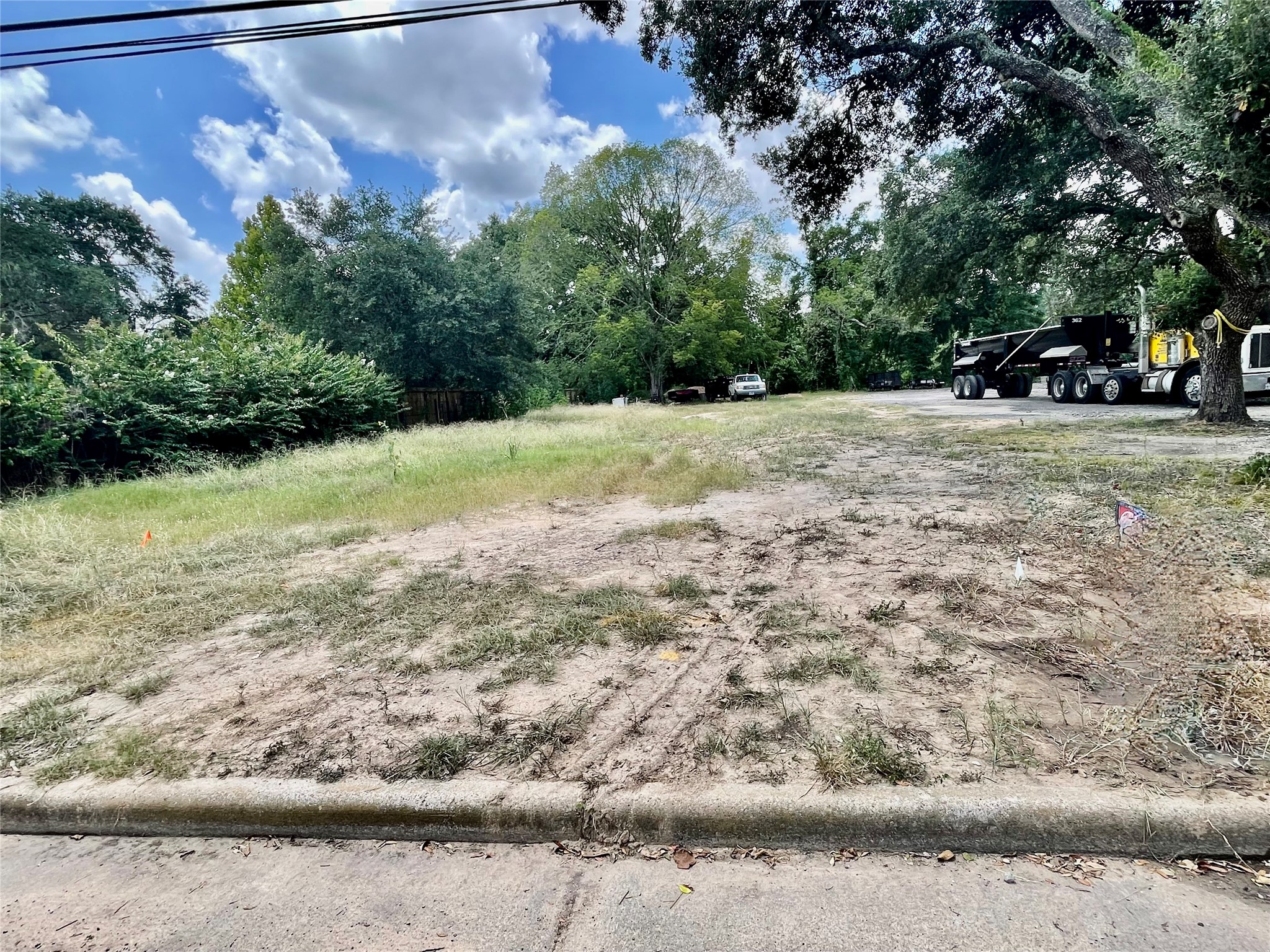 5915 Roberts Road Property Photo 3