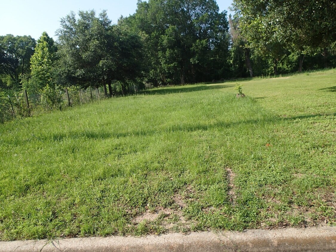 5915 Roberts Road Property Photo 4
