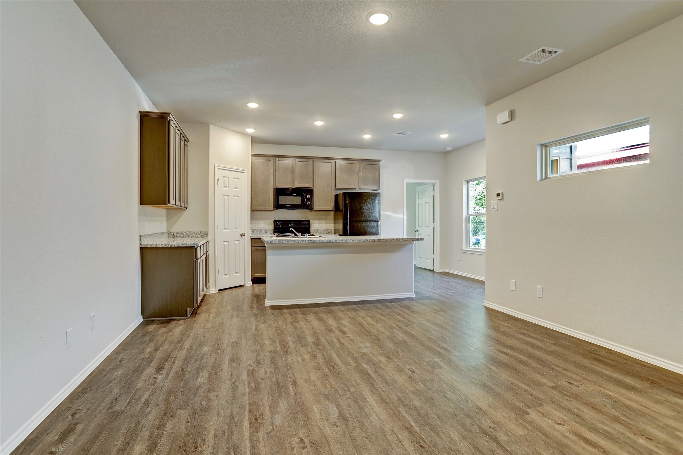409 S 12th Street B Property Photo 4