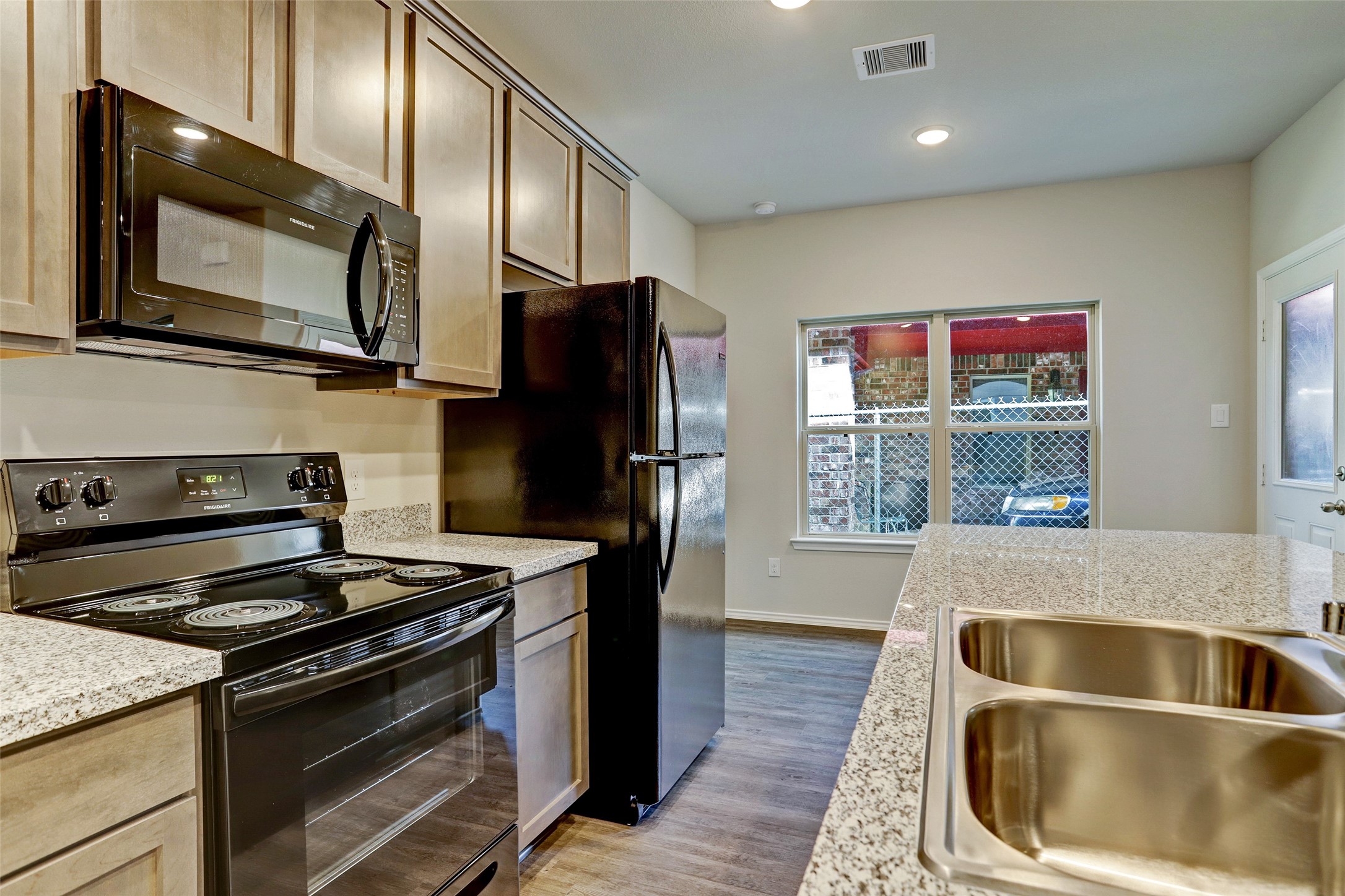 409 S 12th Street B Property Photo 6