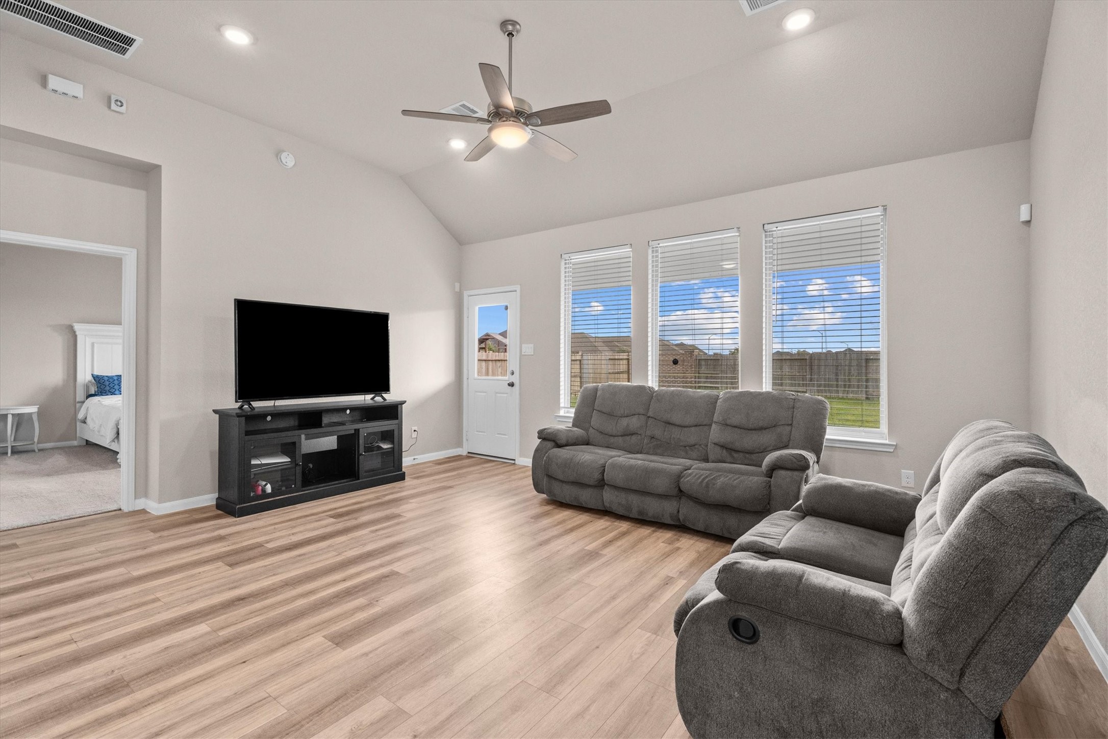 19207 Palfrey Prairie Trail Property Photo 3