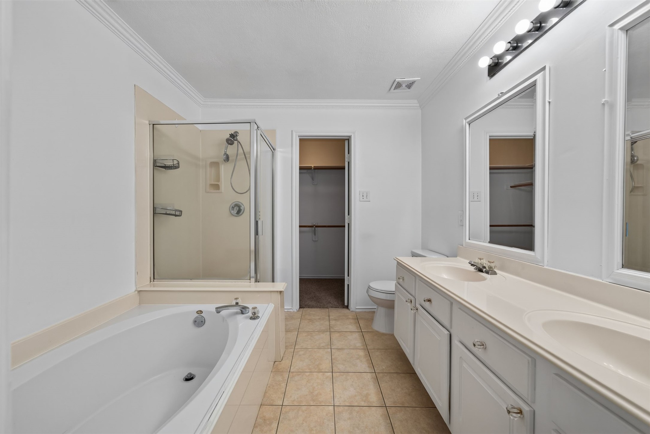 130 S Walden Elms Circle Property Photo 5