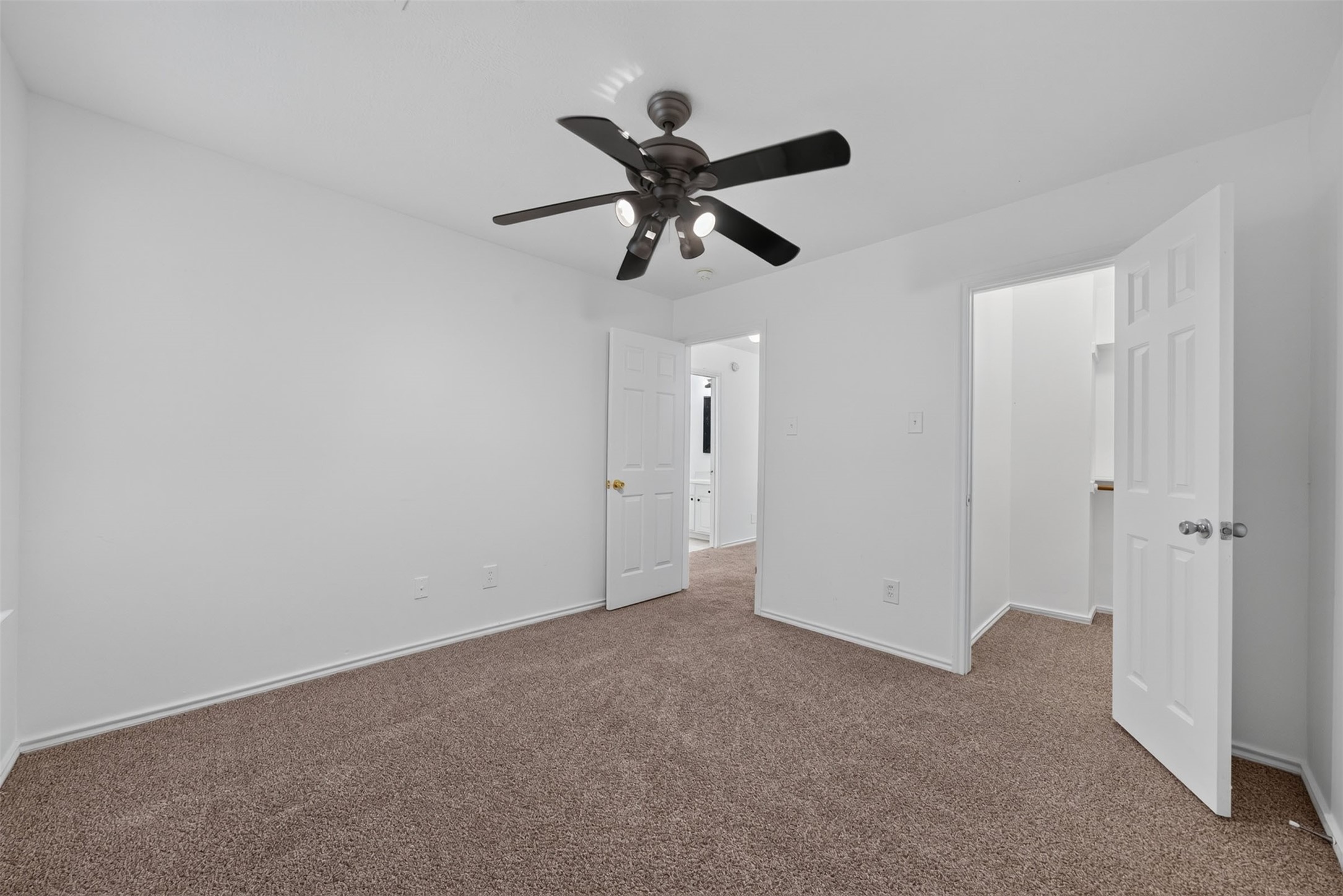 130 S Walden Elms Circle Property Photo 27