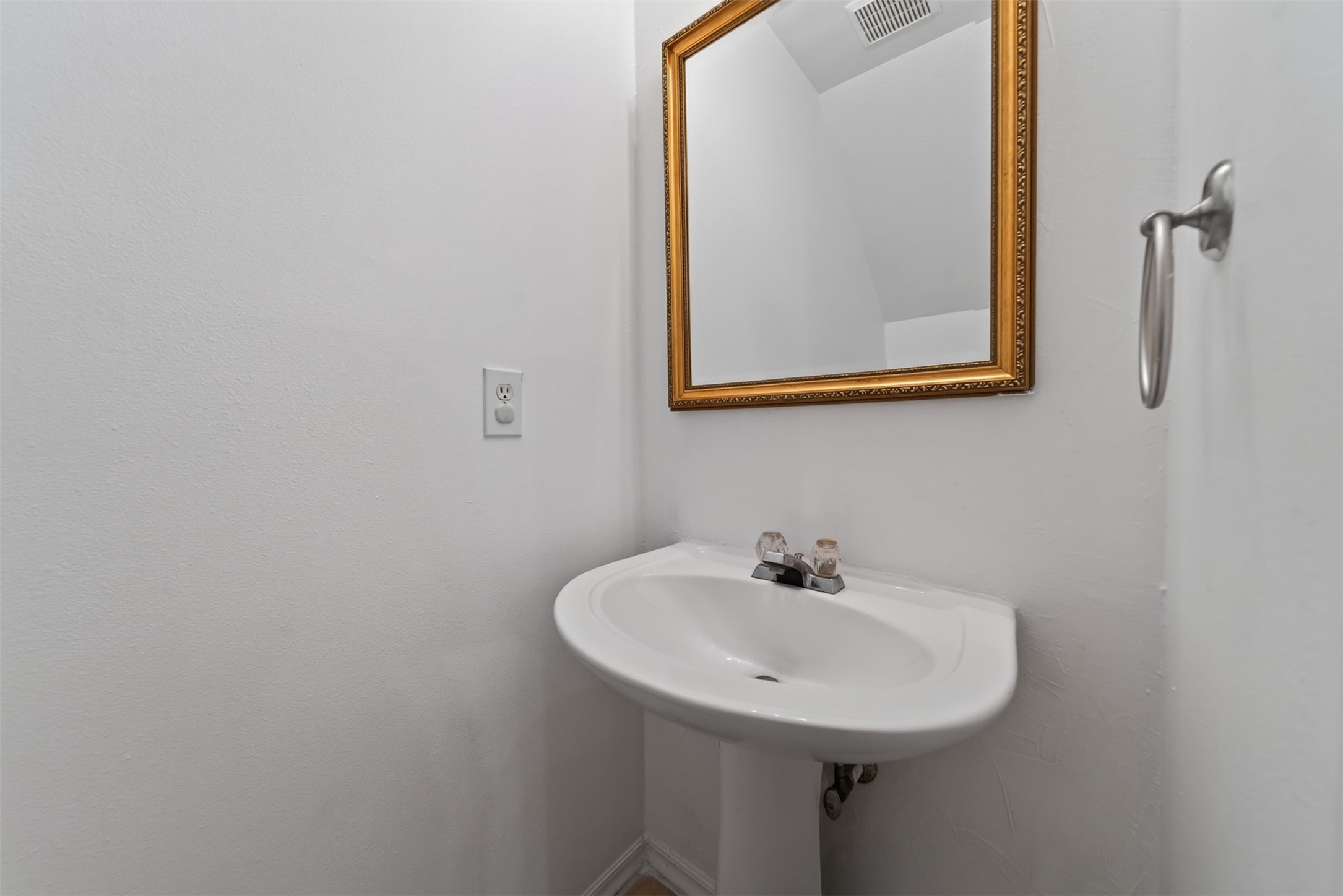 130 S Walden Elms Circle Property Photo 33