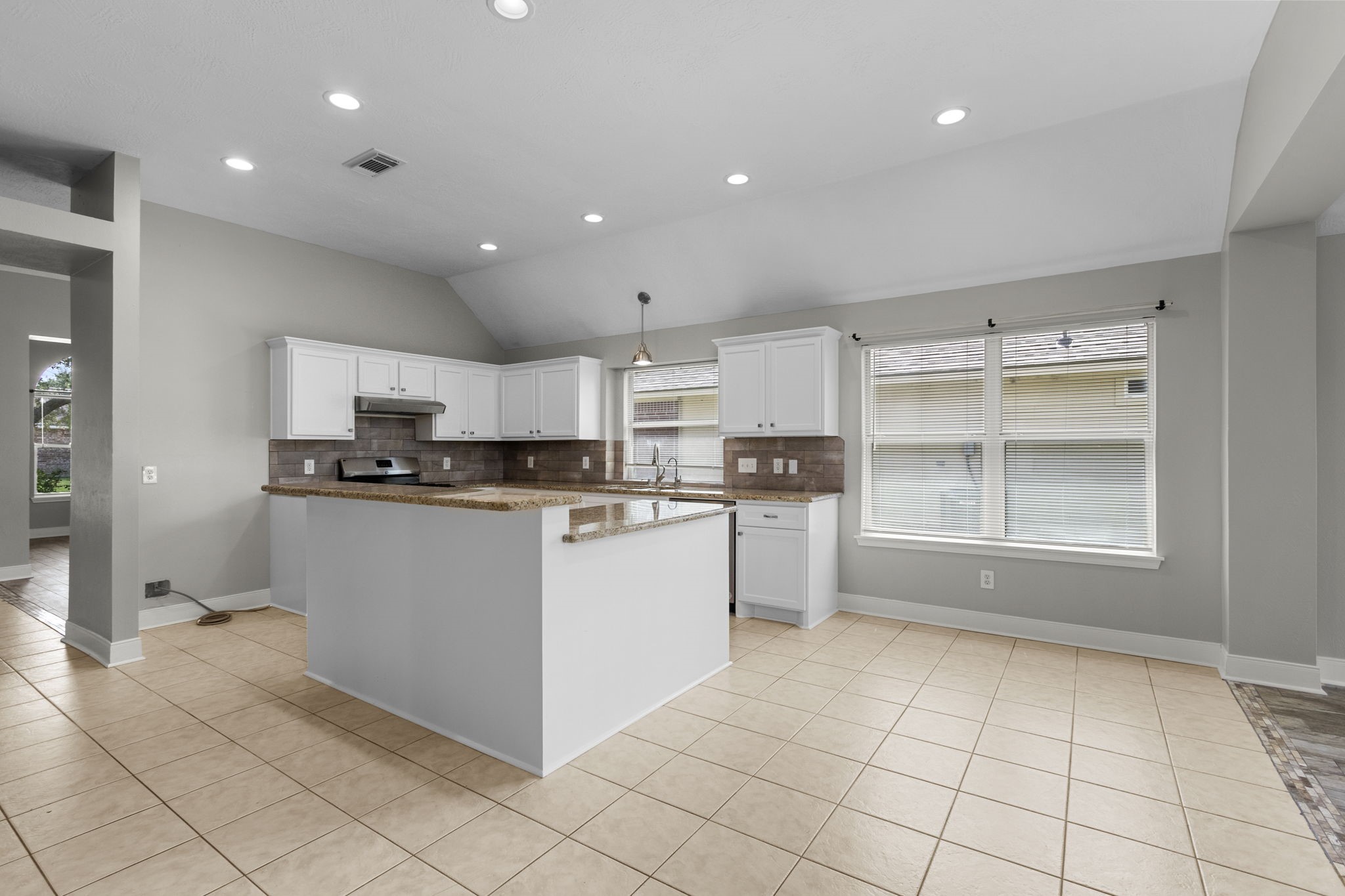 20314 Pomegranate Lane Property Photo 8