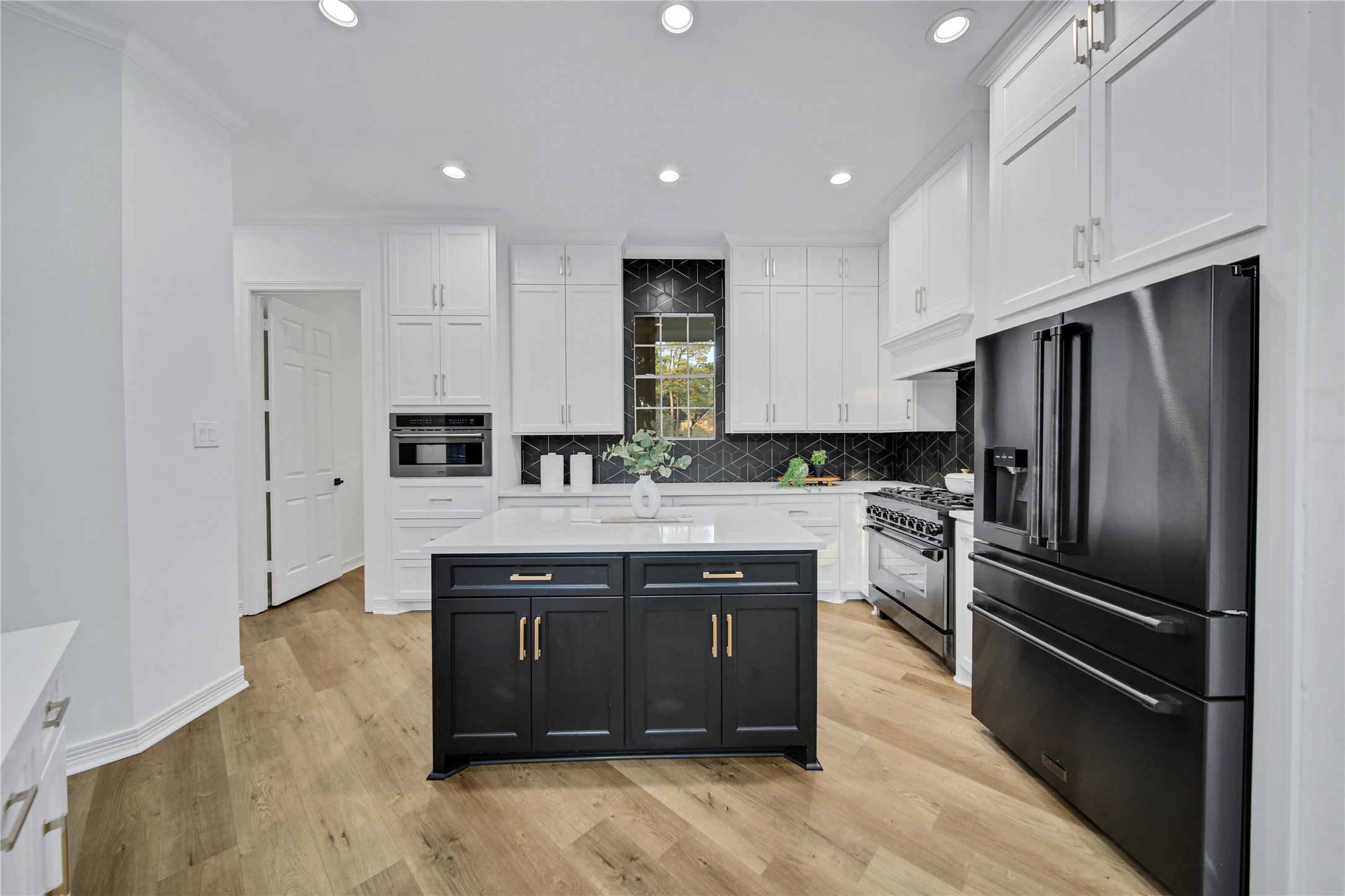 33319 White Oak Court Property Photo 14