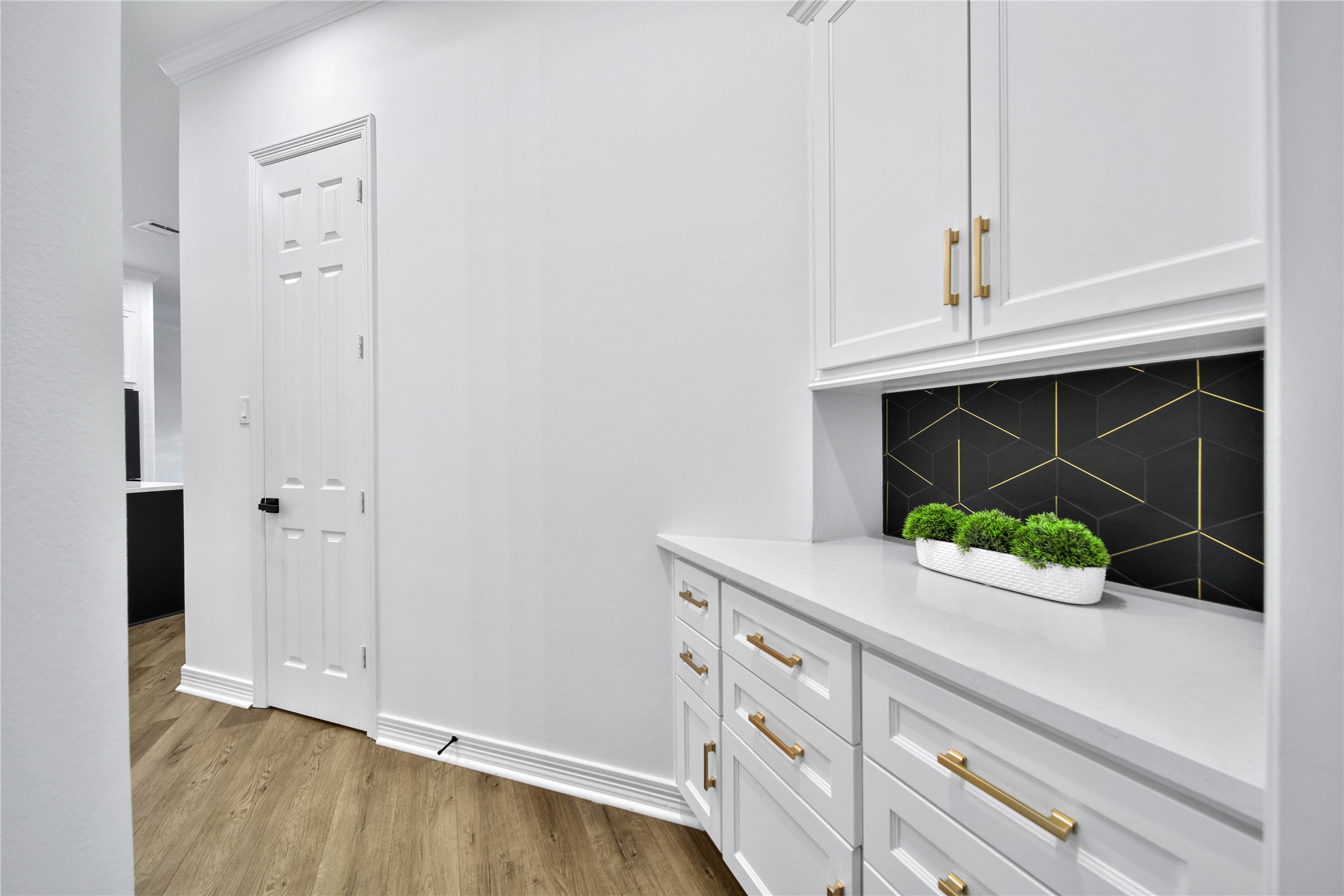 33319 White Oak Court Property Photo 17