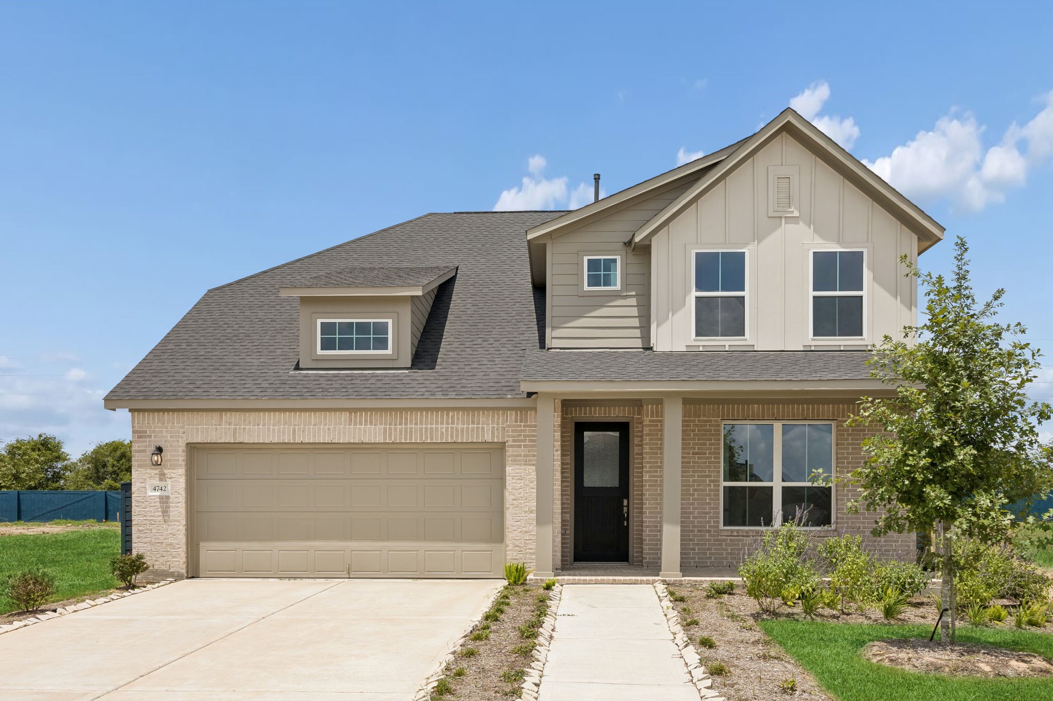 4742 Ara Drive Property Photo 1