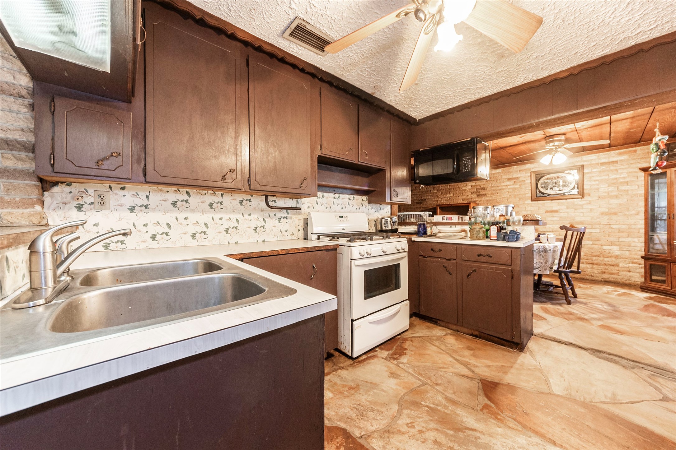 6721 Brace Street Property Photo 14