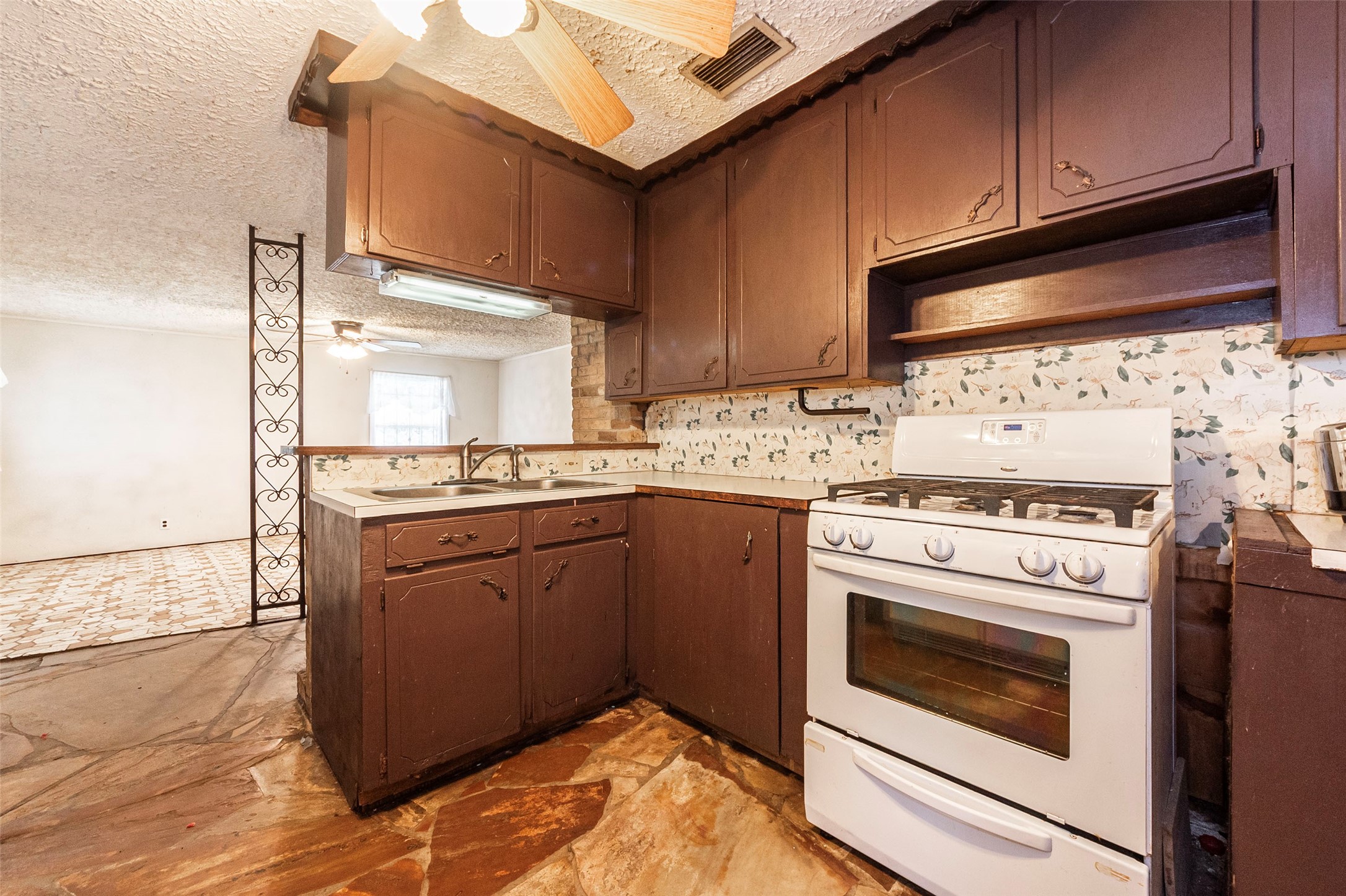 6721 Brace Street Property Photo 15