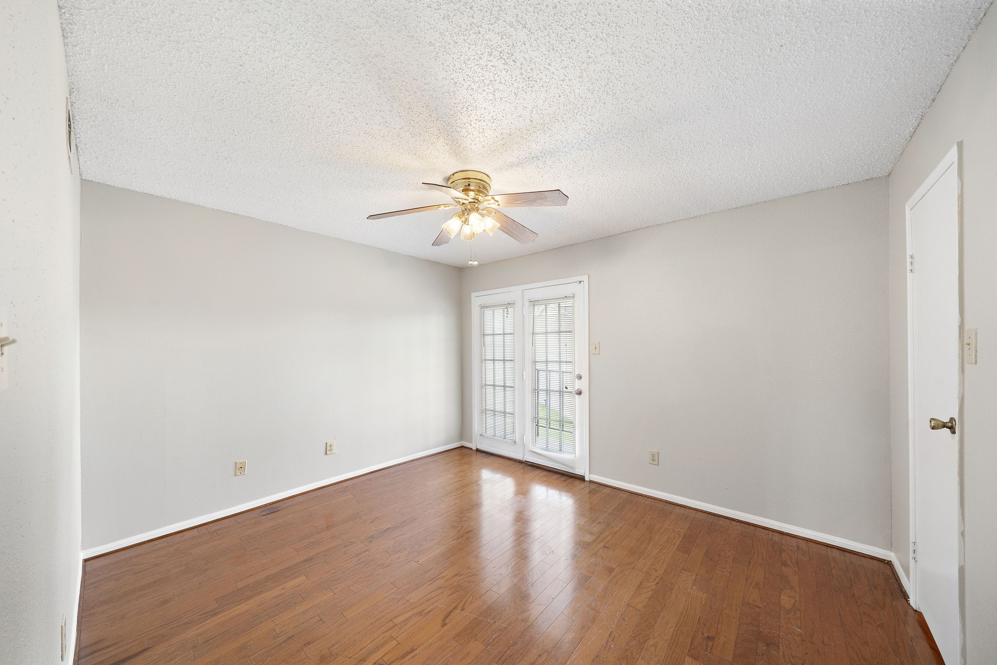 7402 Alabonson Road 506 Property Photo 9
