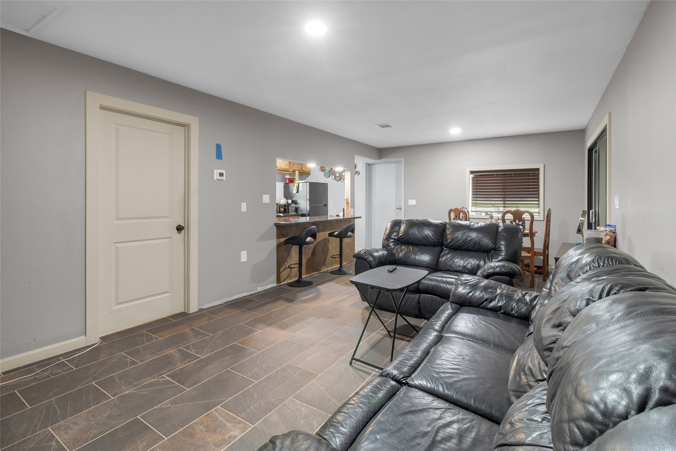 2396 Fm 109 Property Photo 4