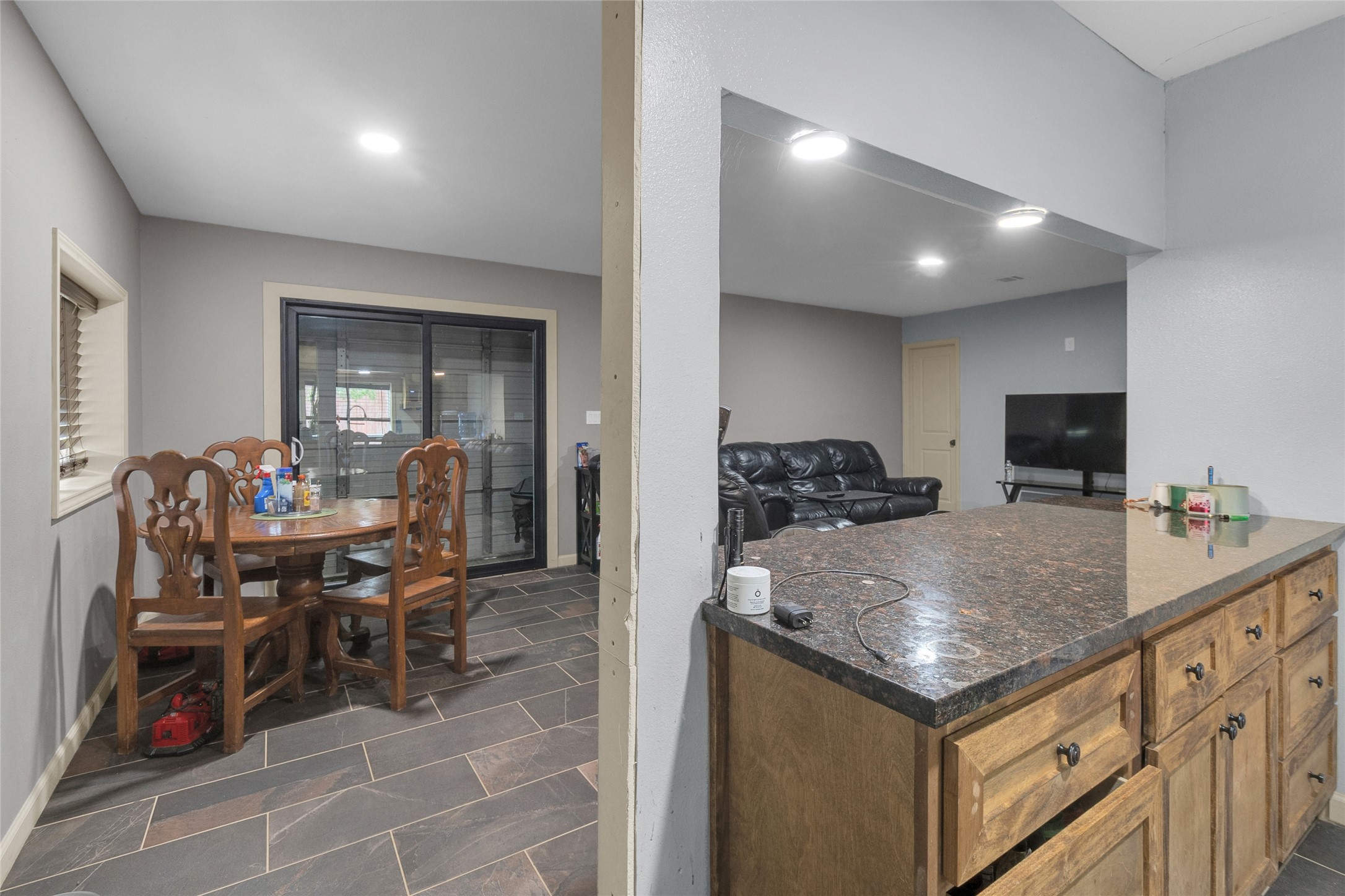 2396 Fm 109 Property Photo 6