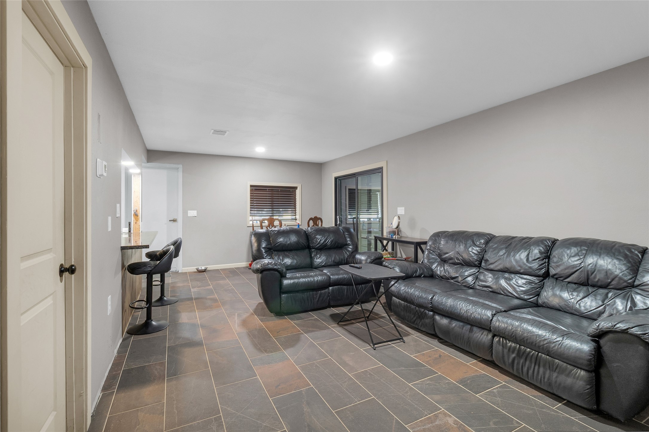 2396 Fm 109 Property Photo 9