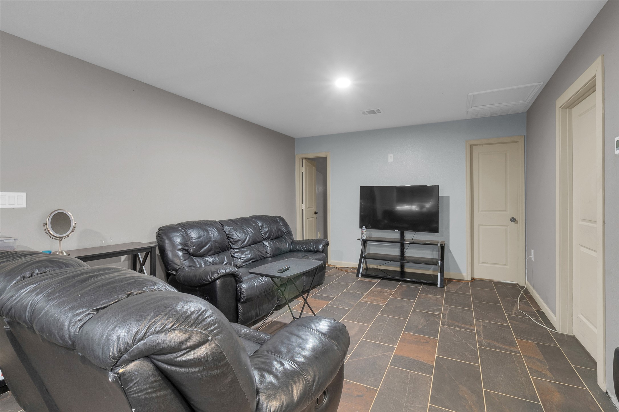 2396 Fm 109 Property Photo 10