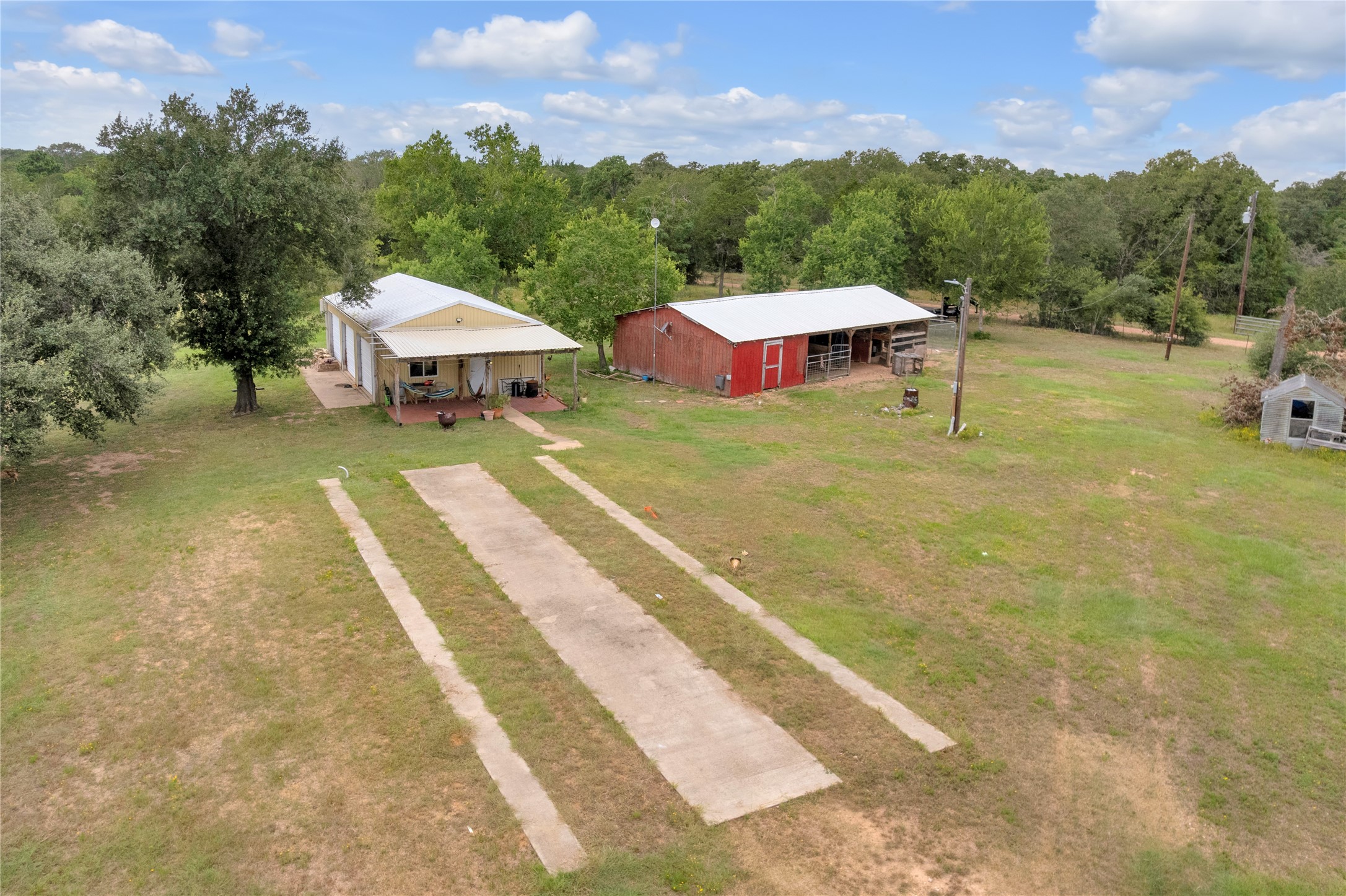 2396 Fm 109 Property Photo 13
