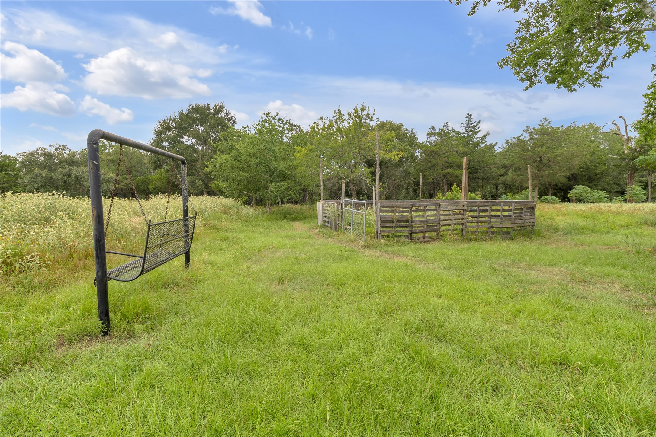 2396 Fm 109 Property Photo 16