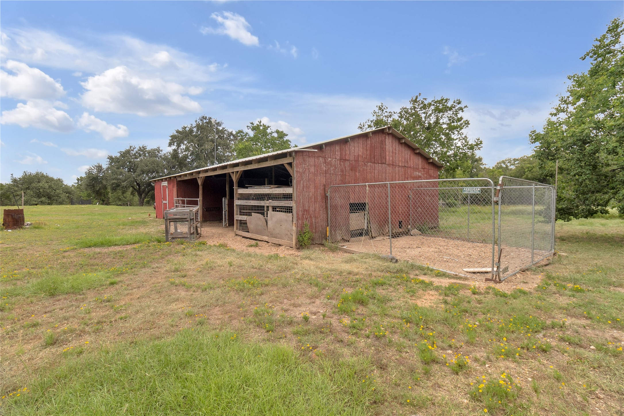 2396 Fm 109 Property Photo 19