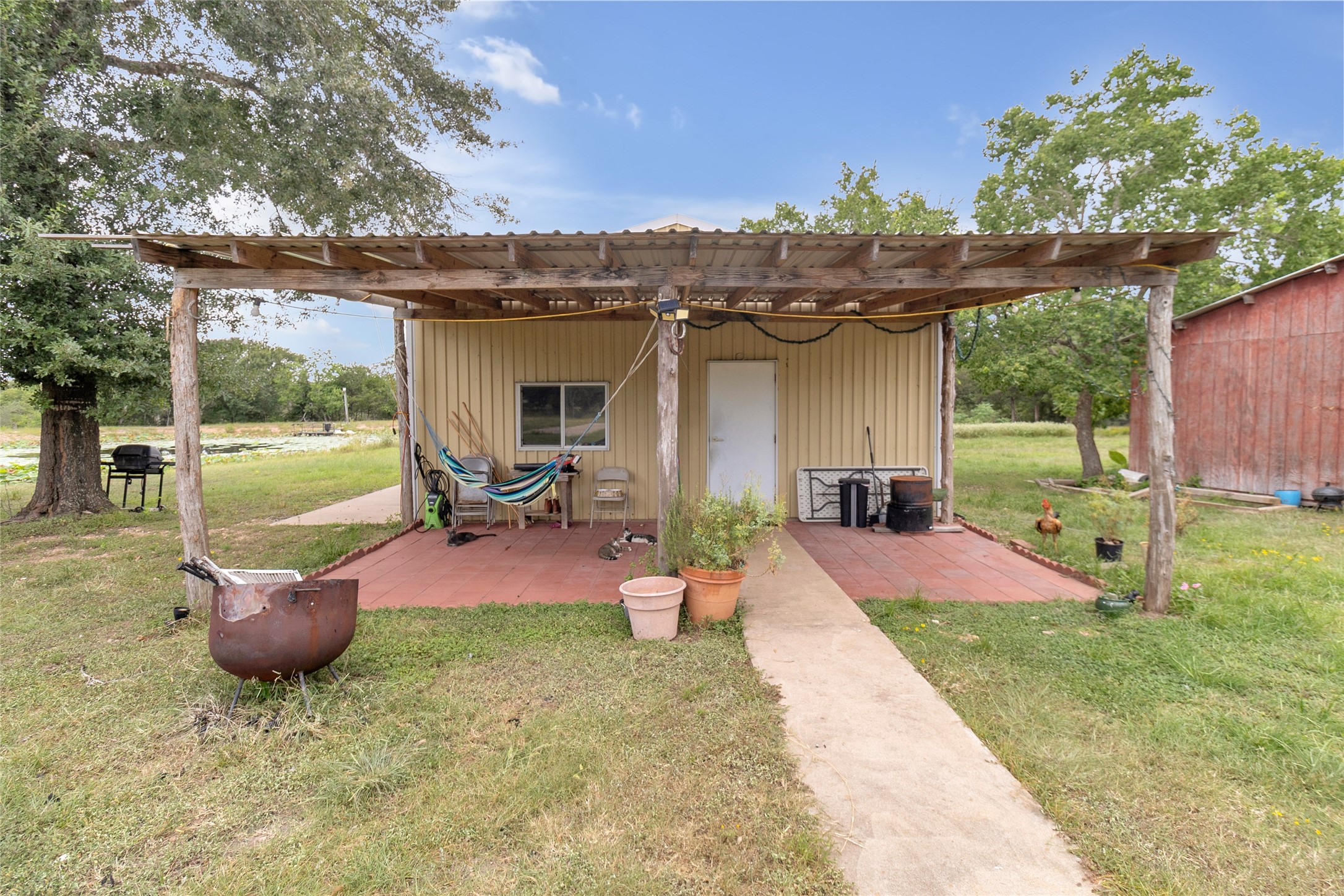 2396 Fm 109 Property Photo 21
