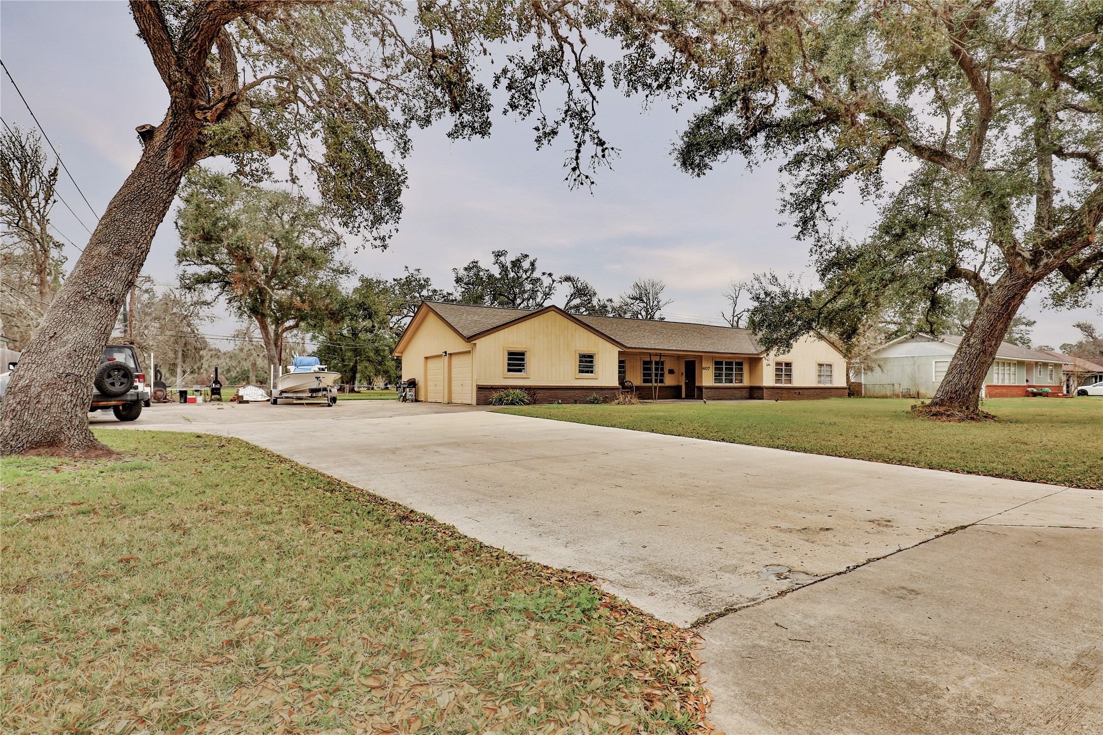 607 Magnolia Street Property Photo 4