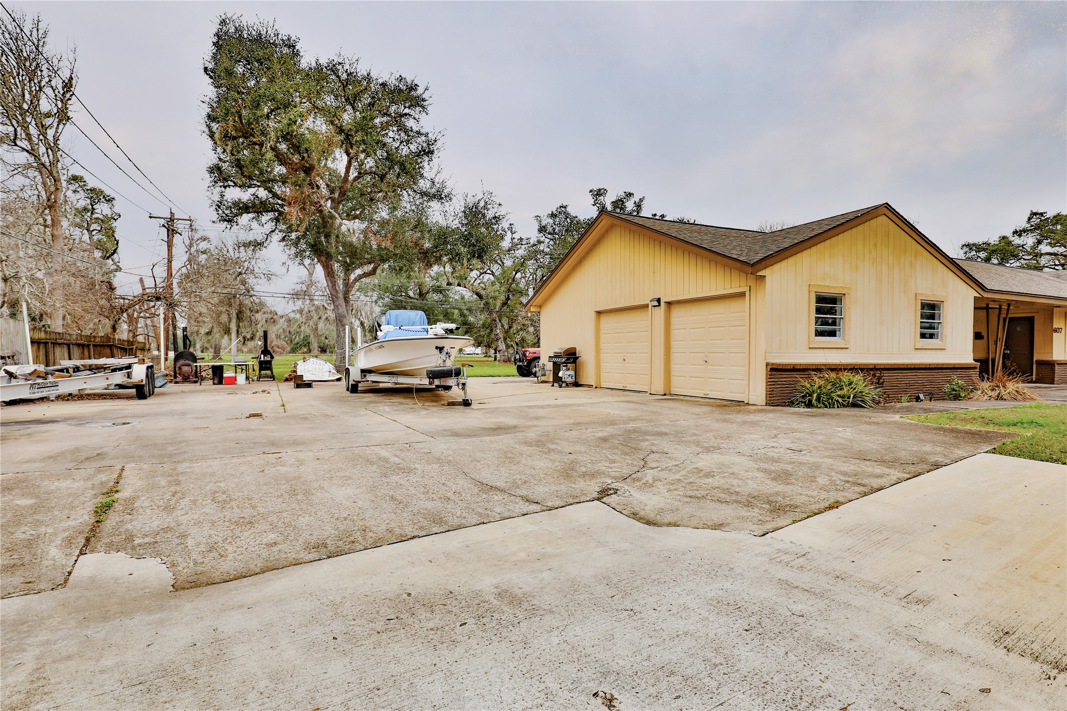 607 Magnolia Street Property Photo 5