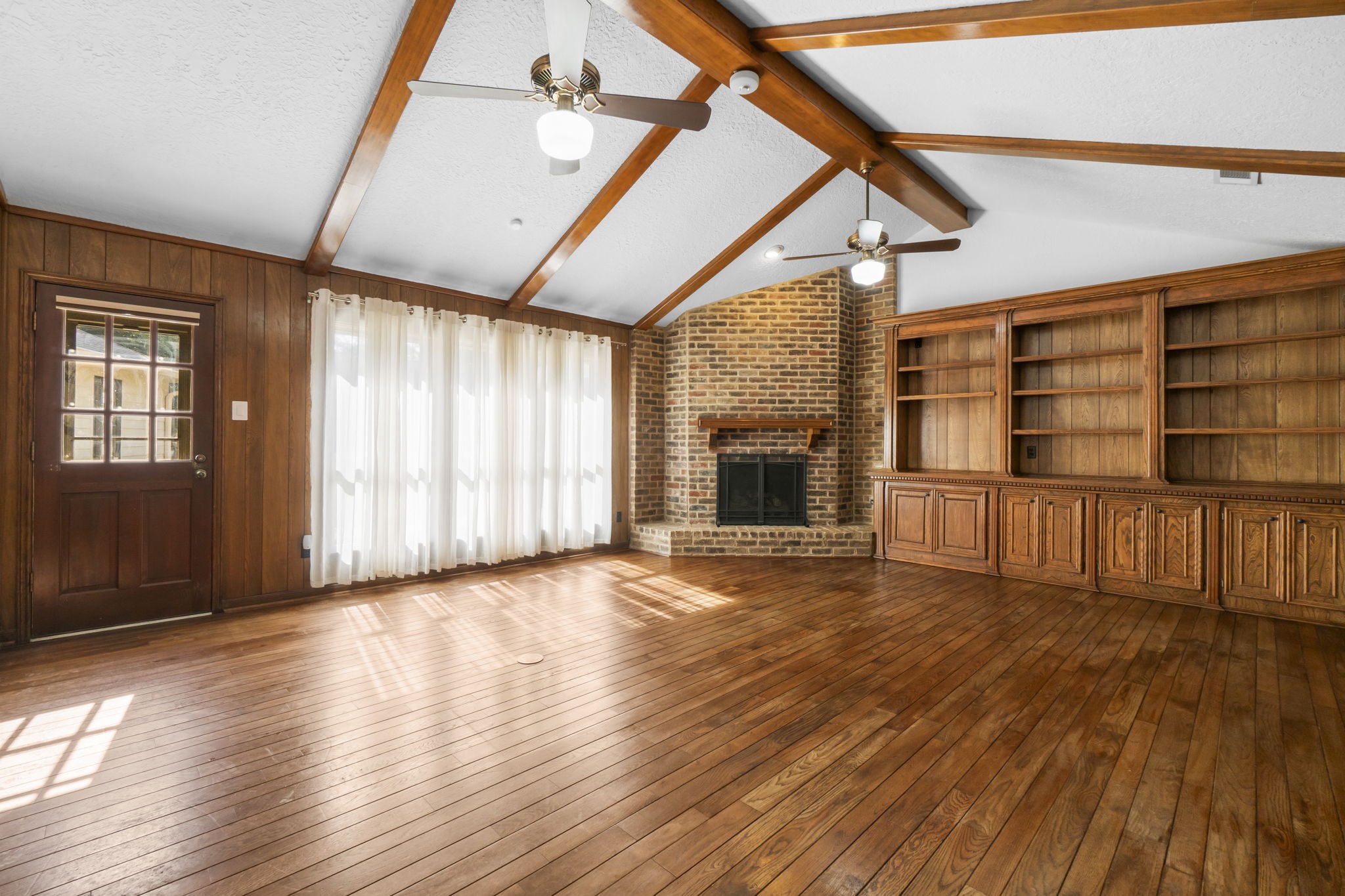 303 Scarborough Drive Property Photo 7