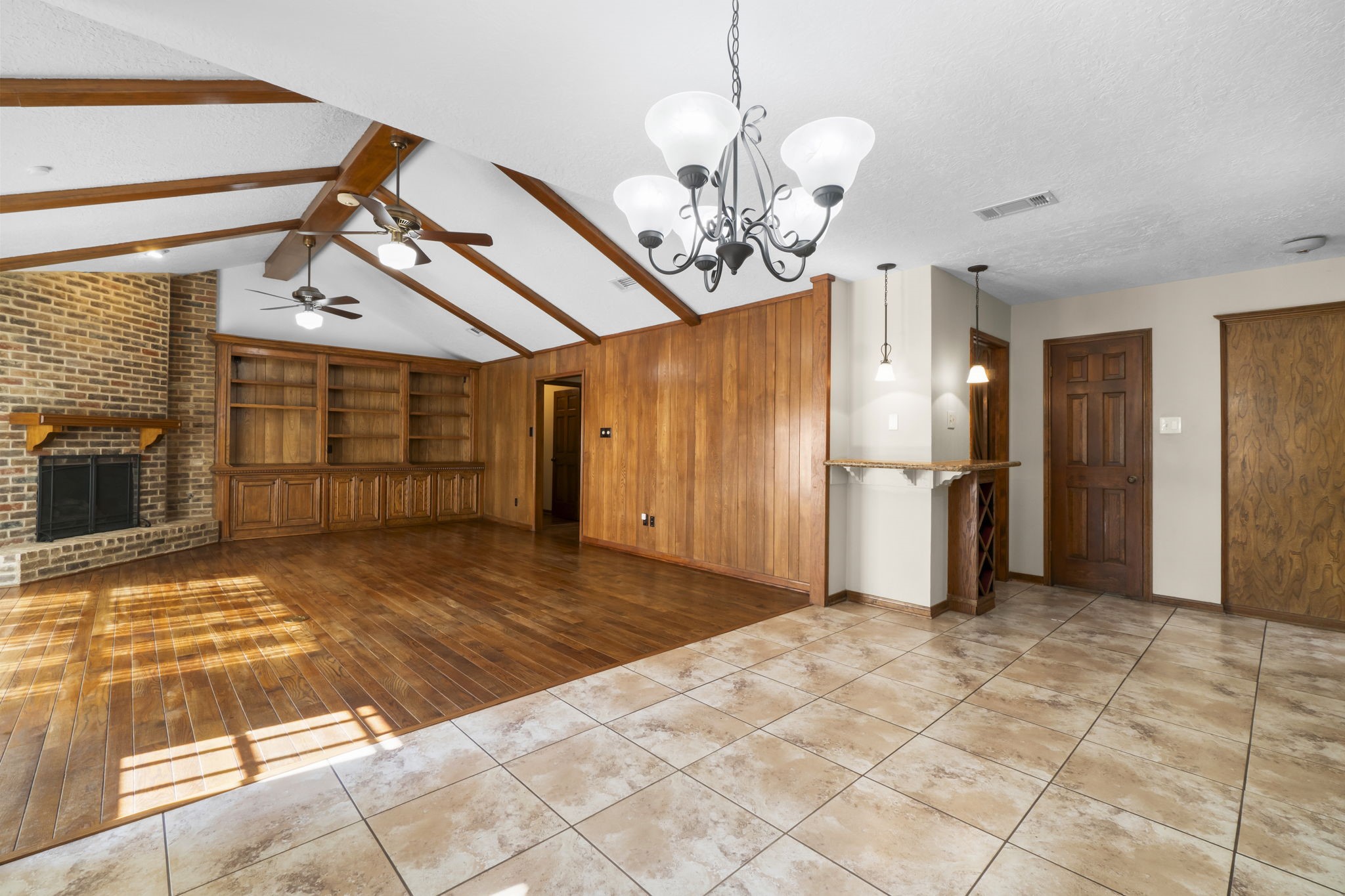 303 Scarborough Drive Property Photo 8