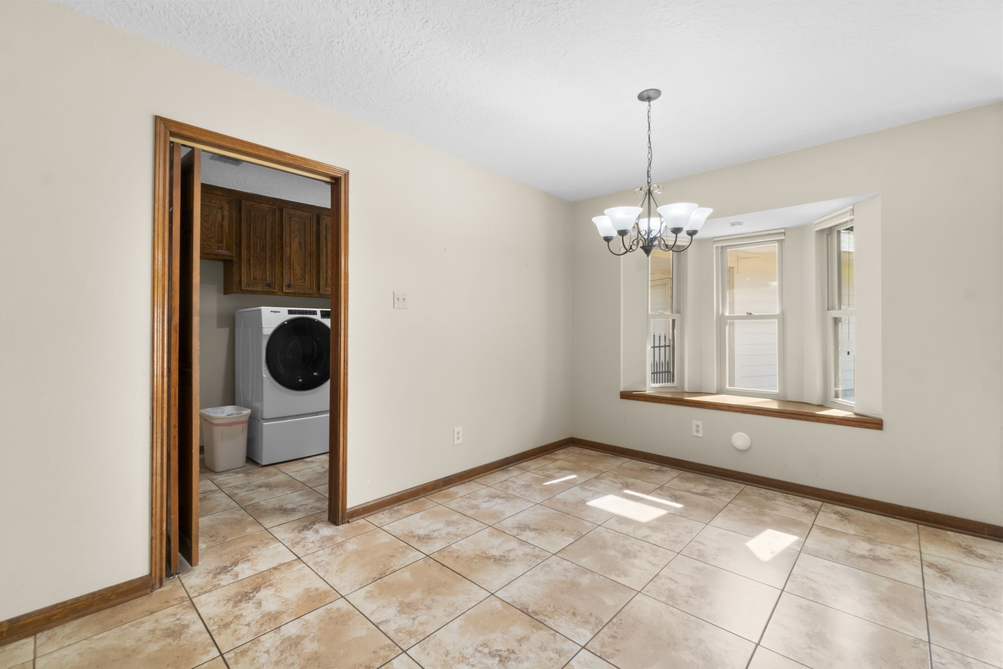 303 Scarborough Drive Property Photo 9