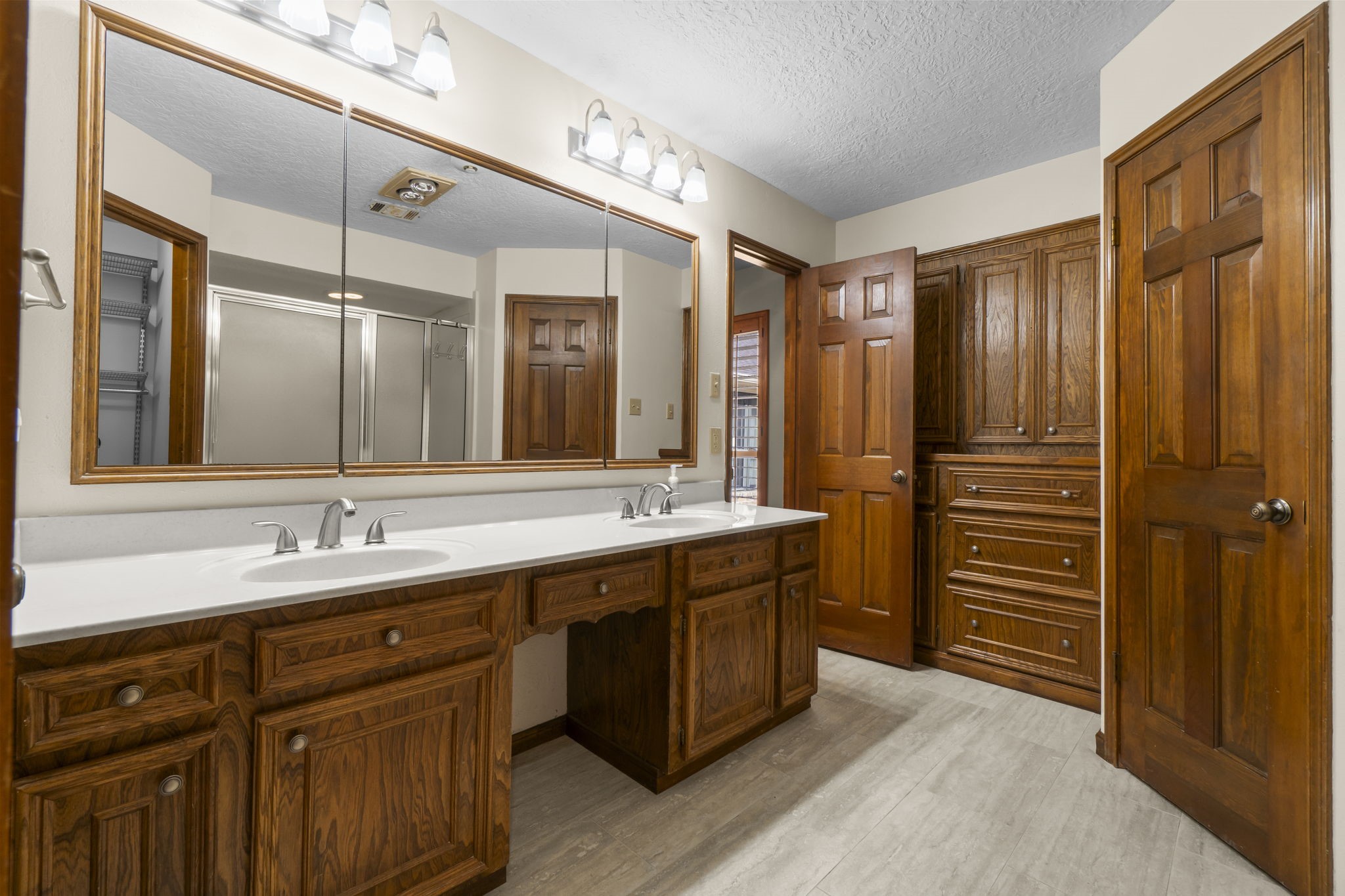 303 Scarborough Drive Property Photo 19