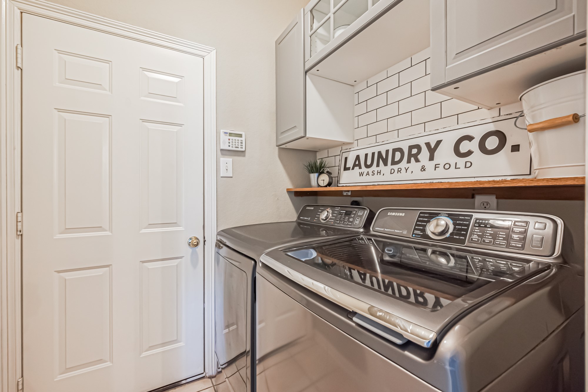 4626 Green Cottage Lane Property Photo 4