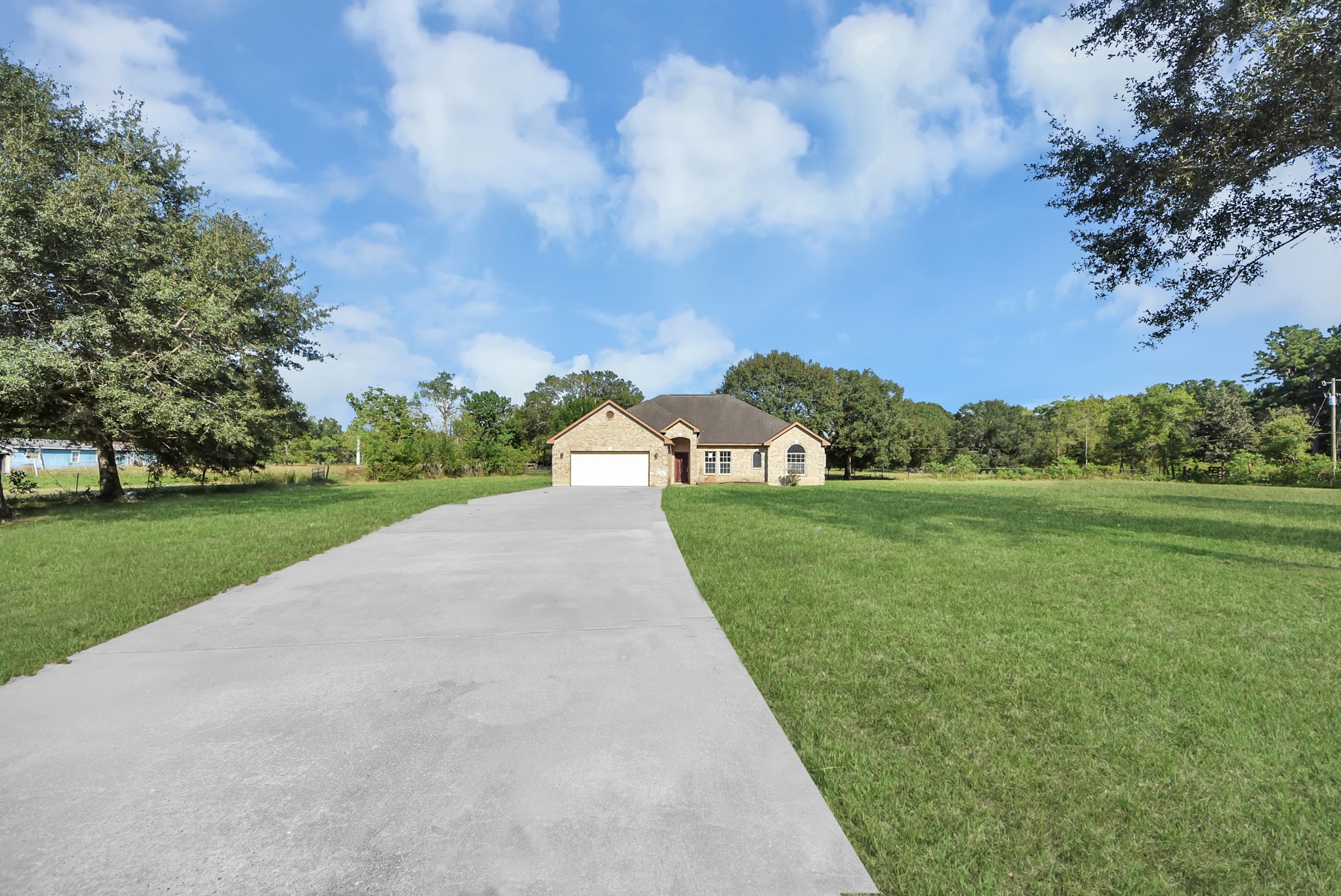 314 County Road 6881 N Property Photo 1