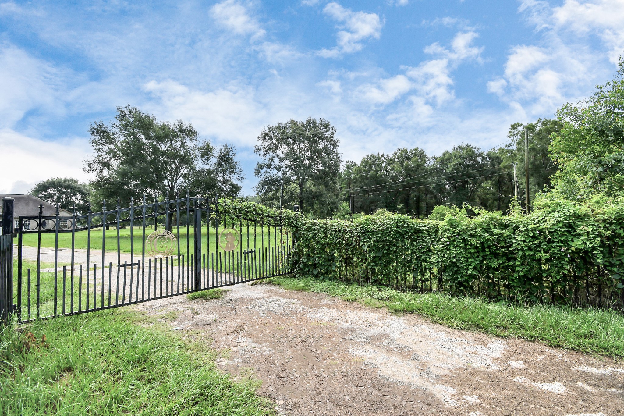 314 County Road 6881 N Property Photo 2