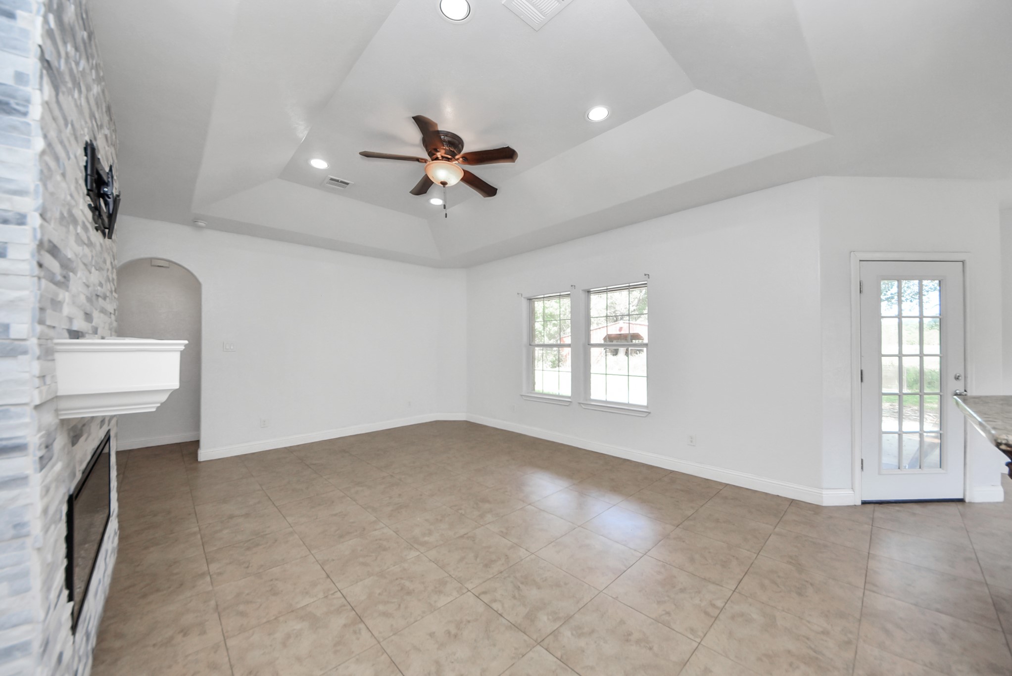 314 County Road 6881 N Property Photo 6