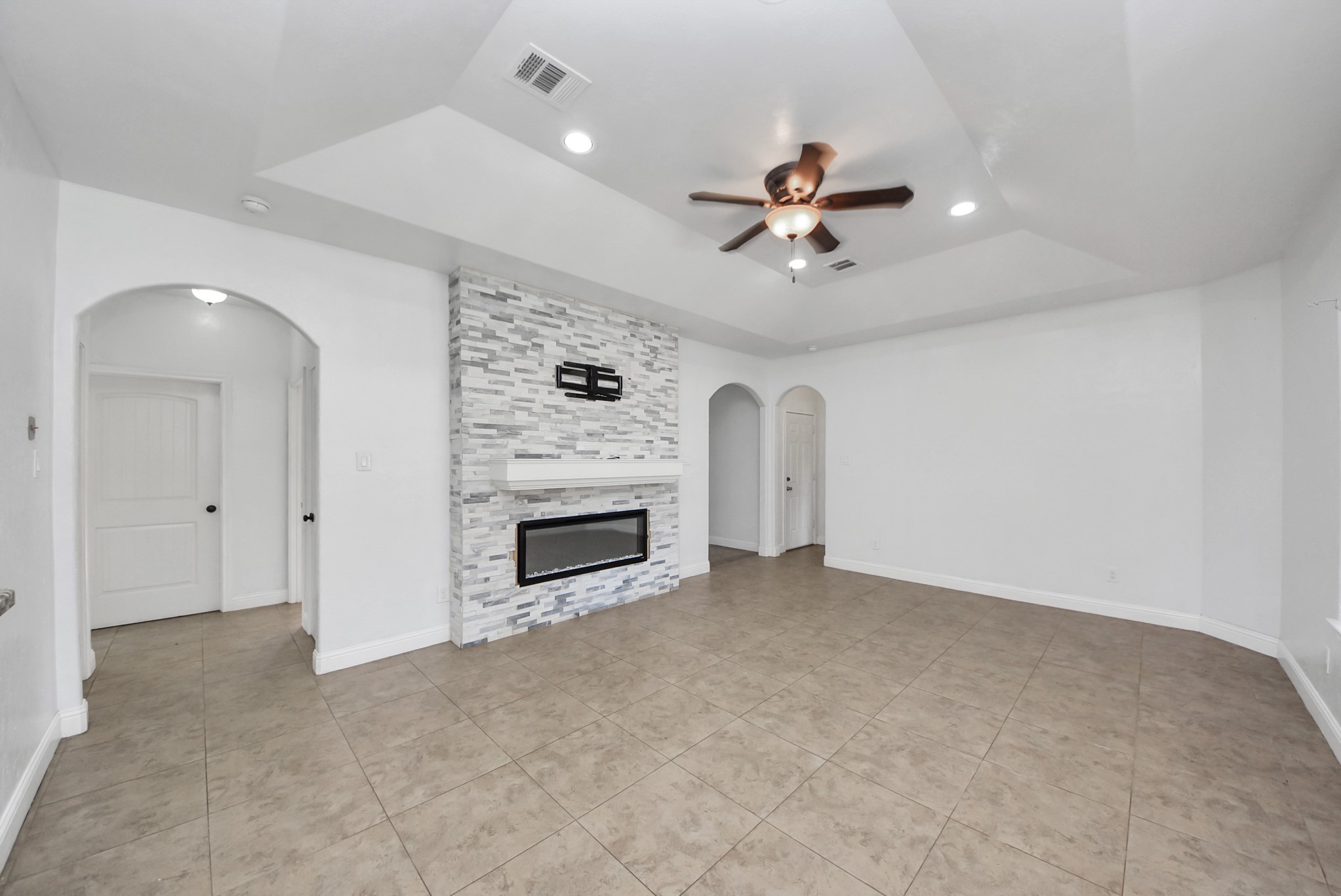 314 County Road 6881 N Property Photo 7