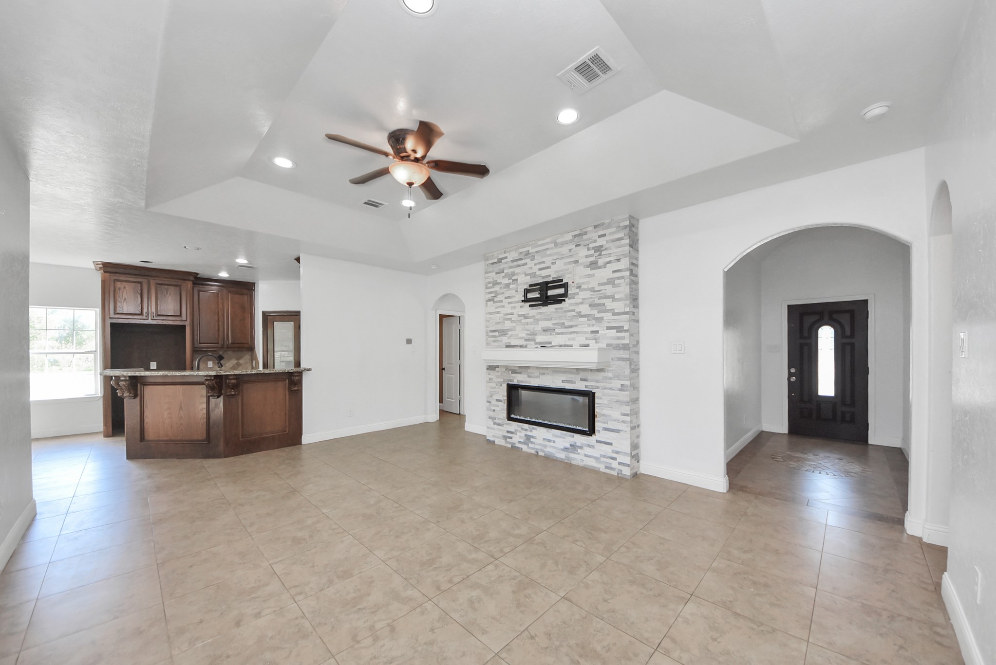 314 County Road 6881 N Property Photo 8
