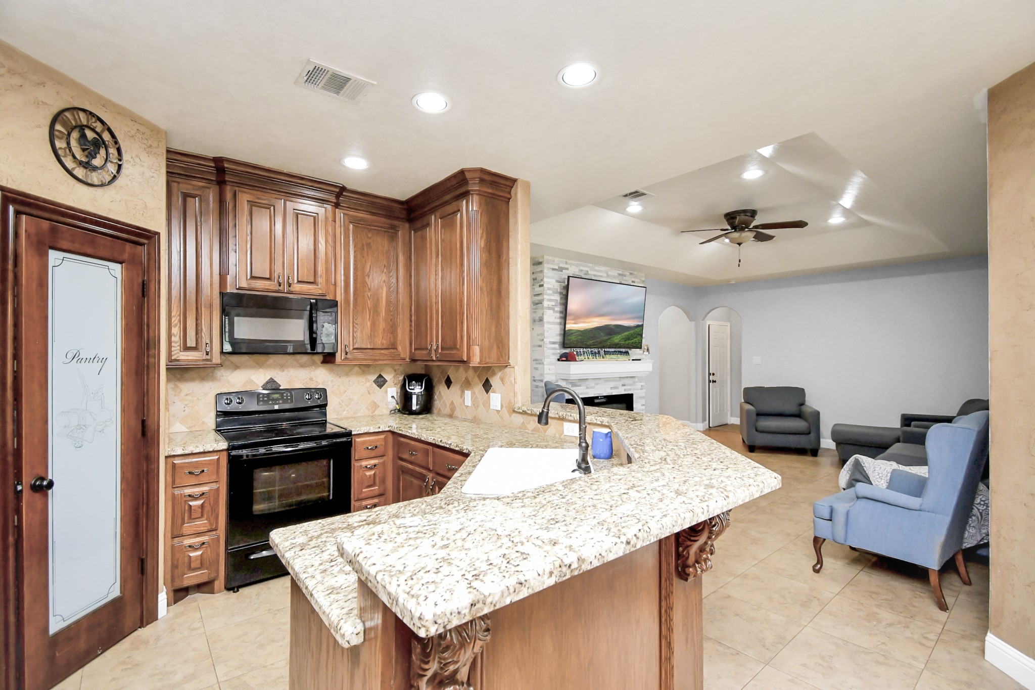 314 County Road 6881 N Property Photo 11