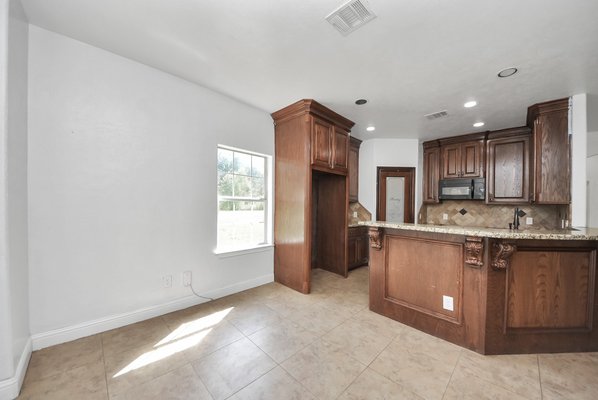 314 County Road 6881 N Property Photo 12