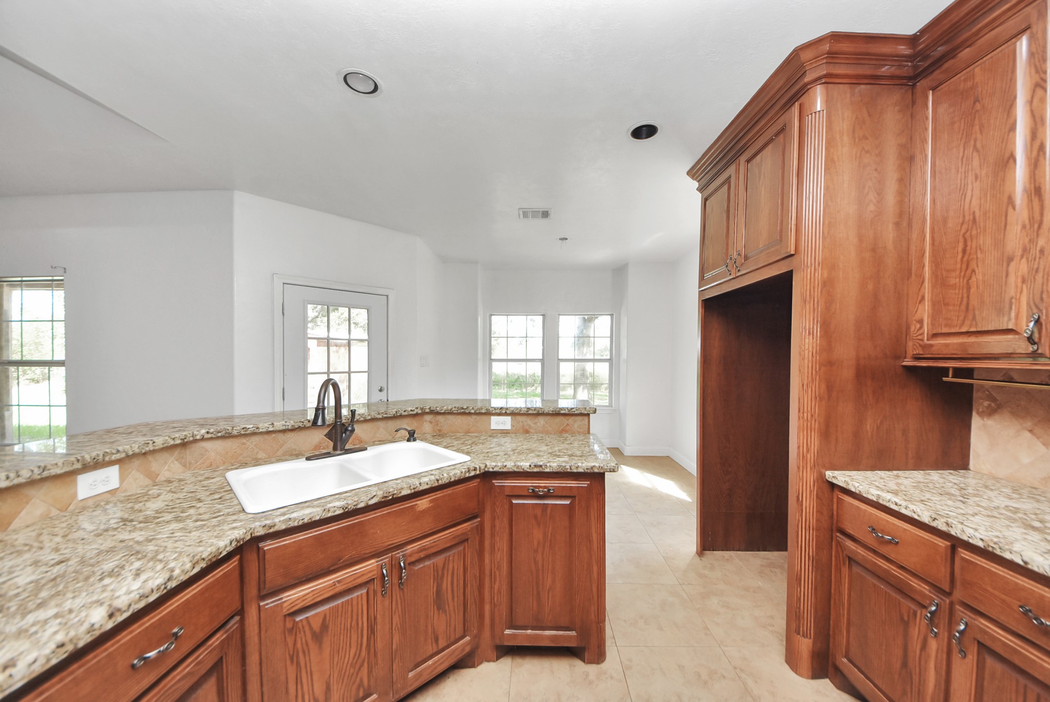 314 County Road 6881 N Property Photo 16