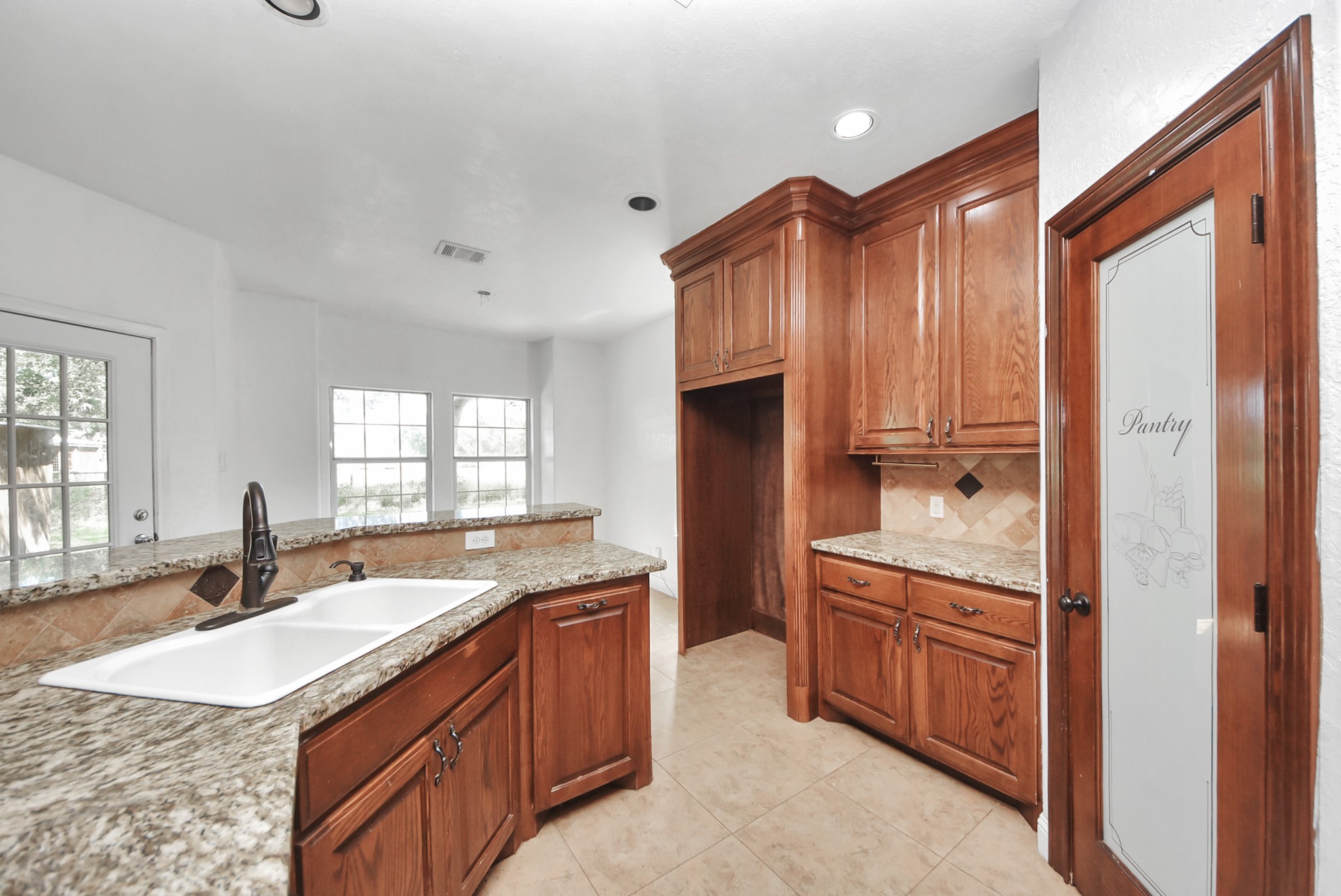 314 County Road 6881 N Property Photo 17