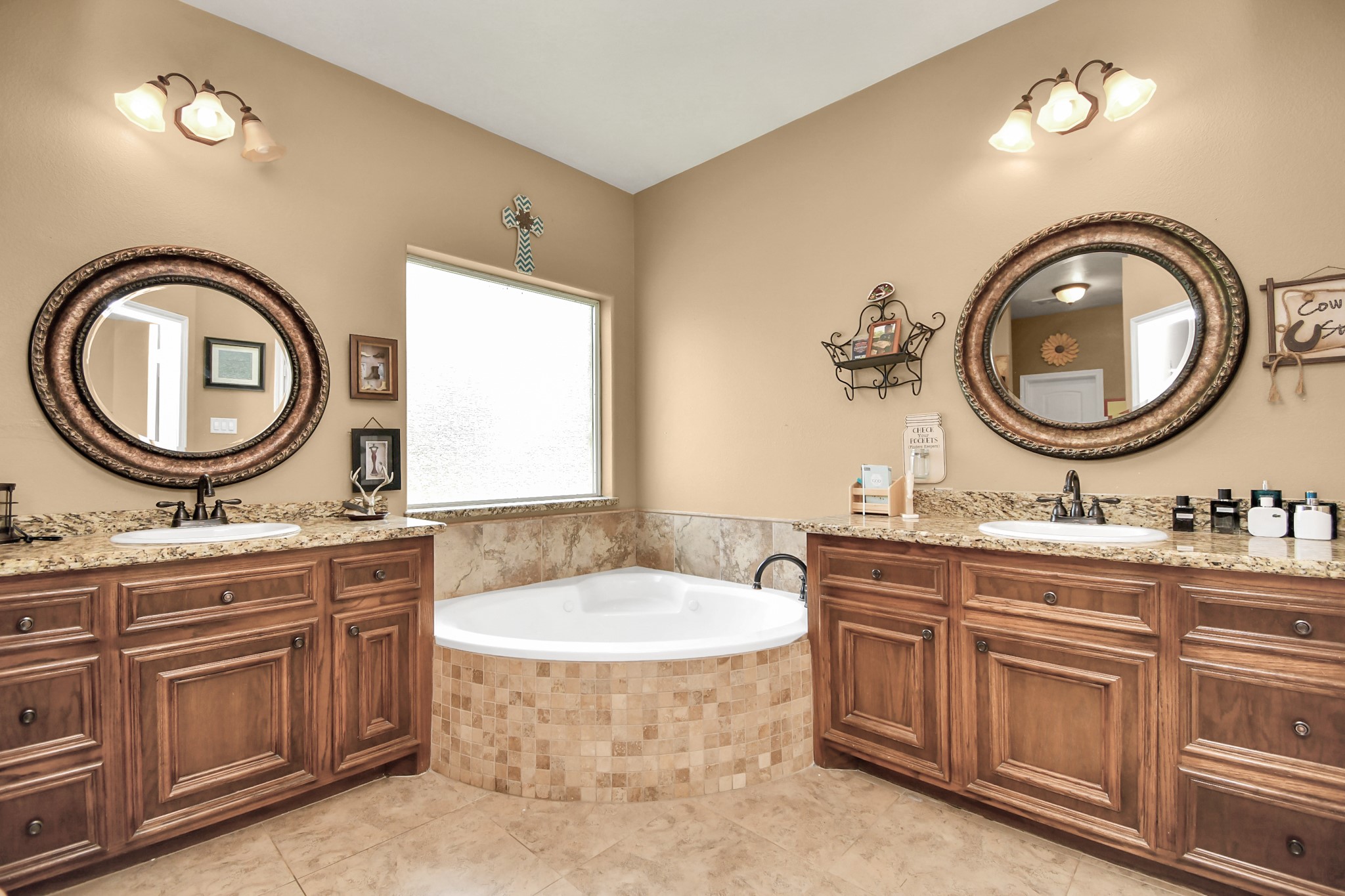 314 County Road 6881 N Property Photo 19