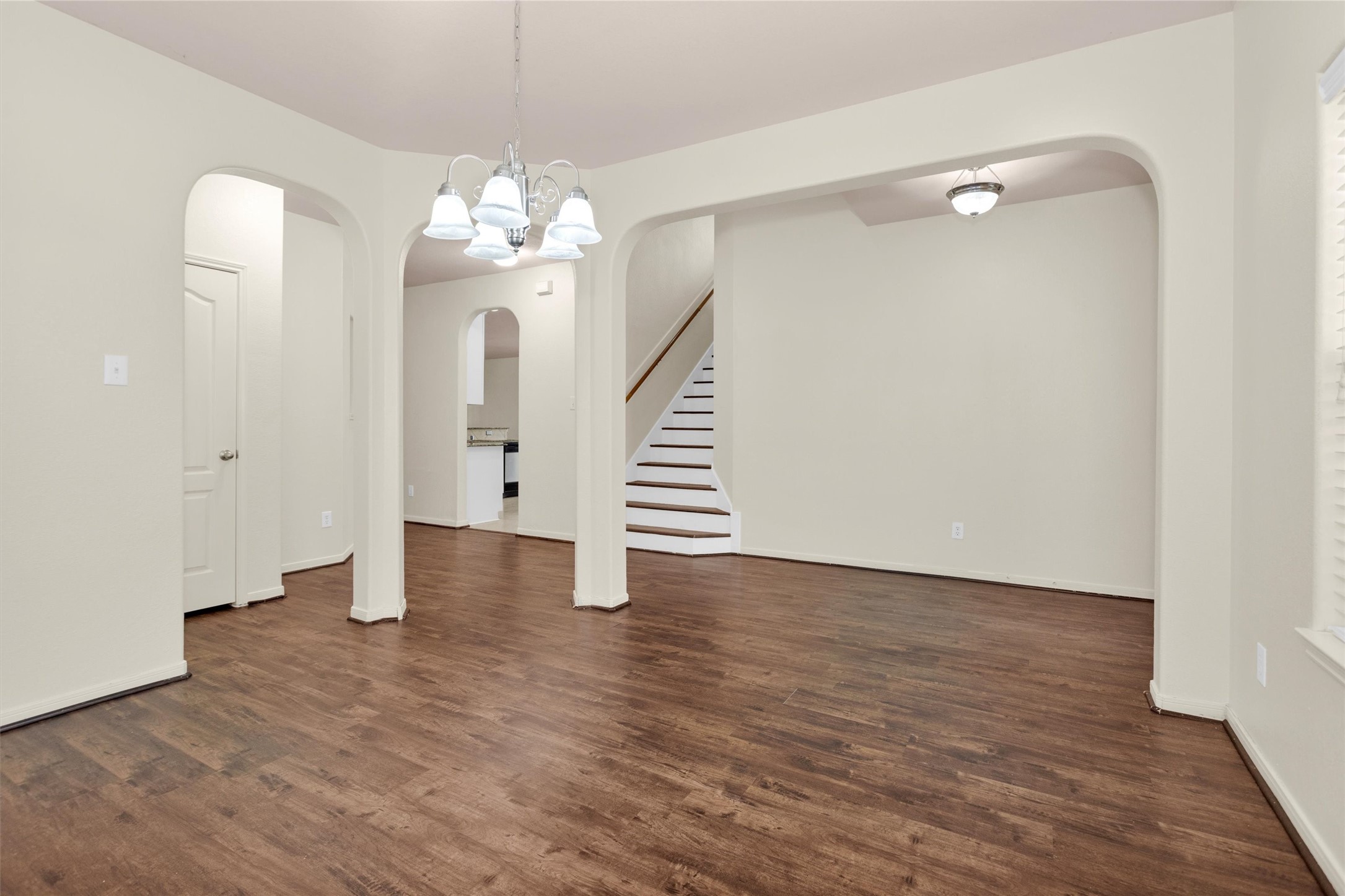 602 Blue Oasis Court Property Photo 6