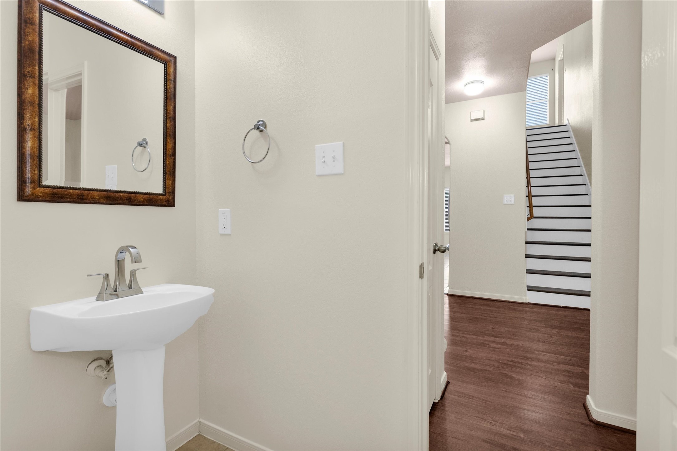 602 Blue Oasis Court Property Photo 7