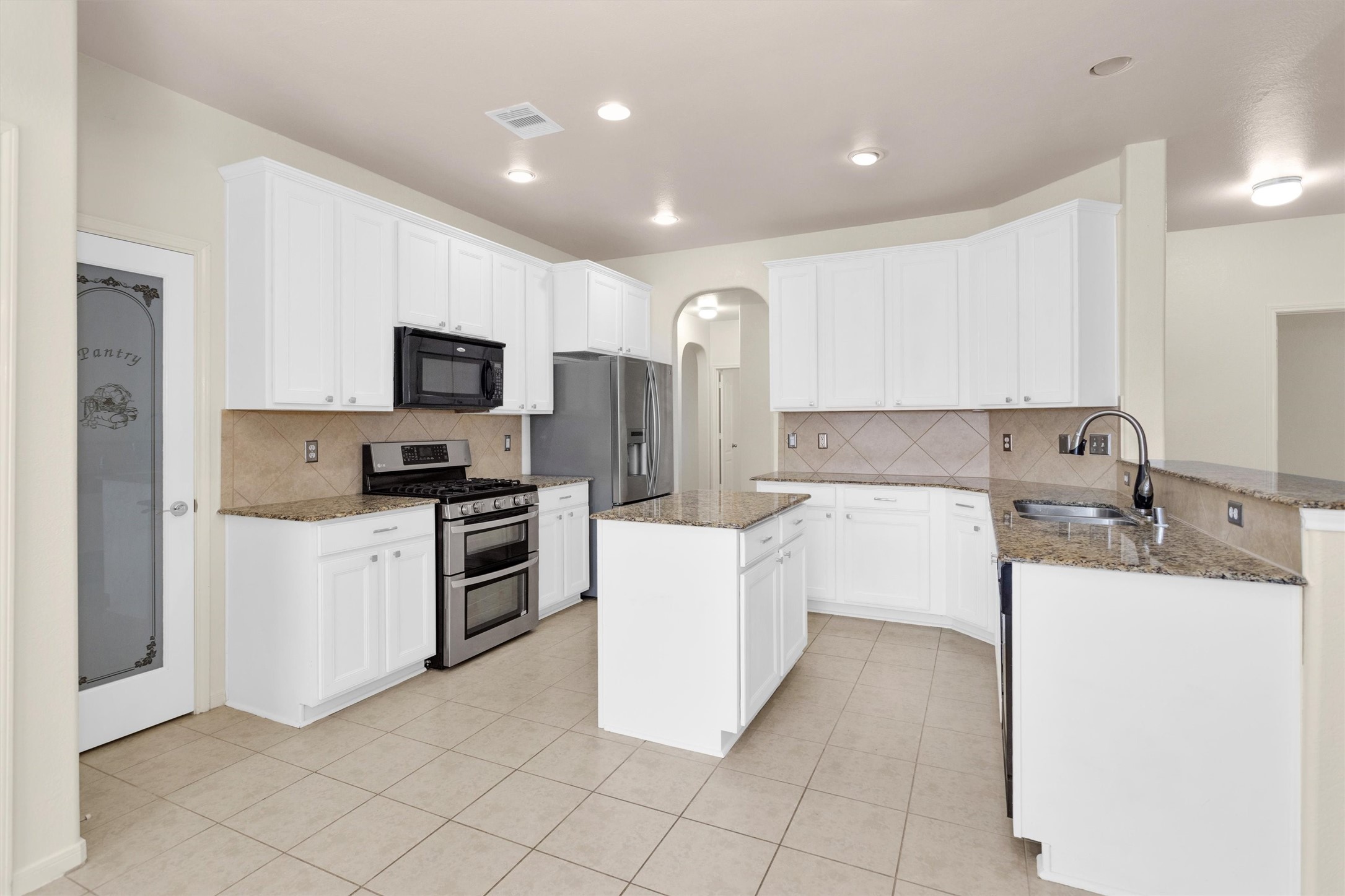 602 Blue Oasis Court Property Photo 11