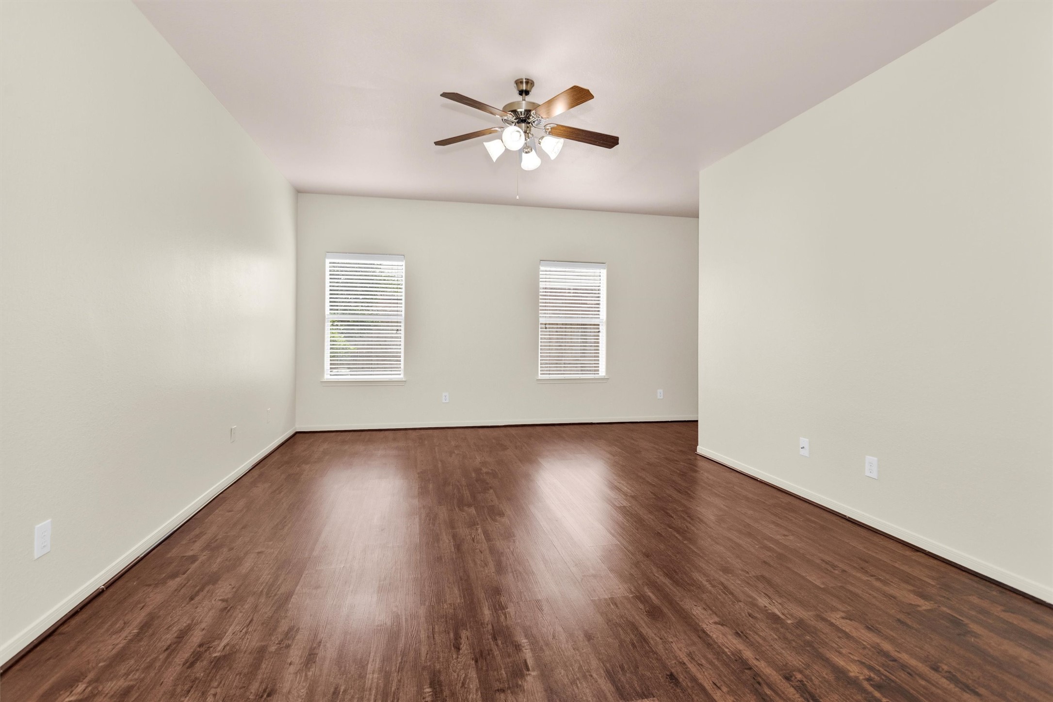 602 Blue Oasis Court Property Photo 15
