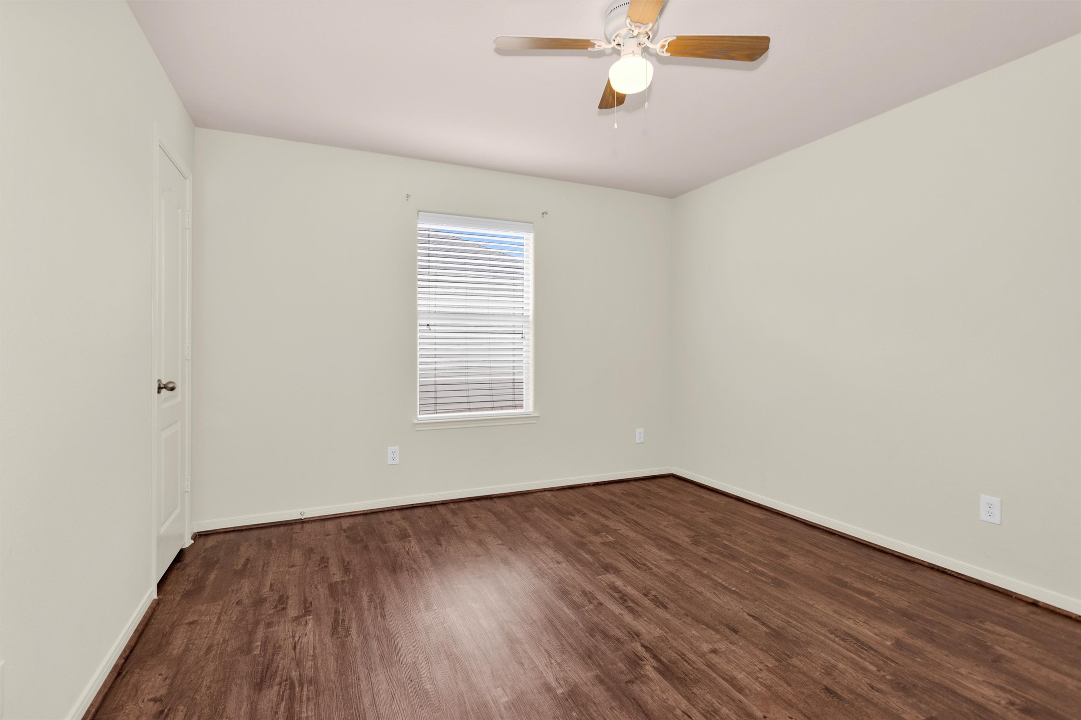 602 Blue Oasis Court Property Photo 27