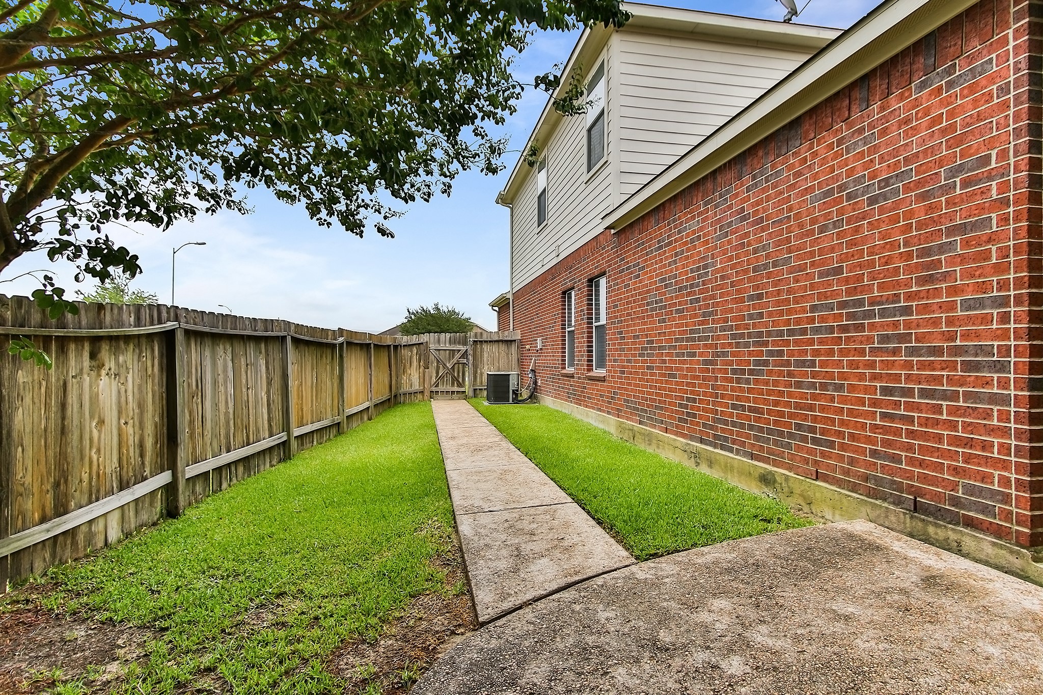 602 Blue Oasis Court Property Photo 35