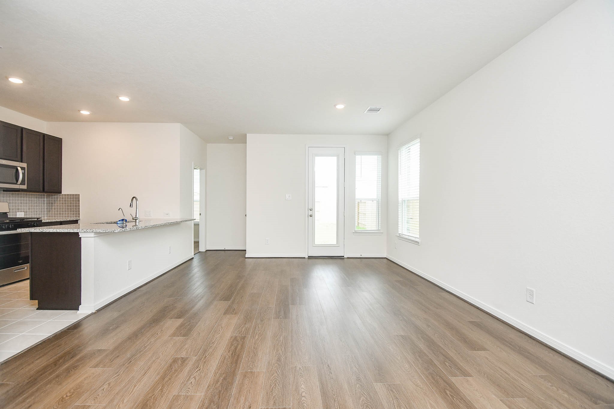 25230 Benroe Street Property Photo 8