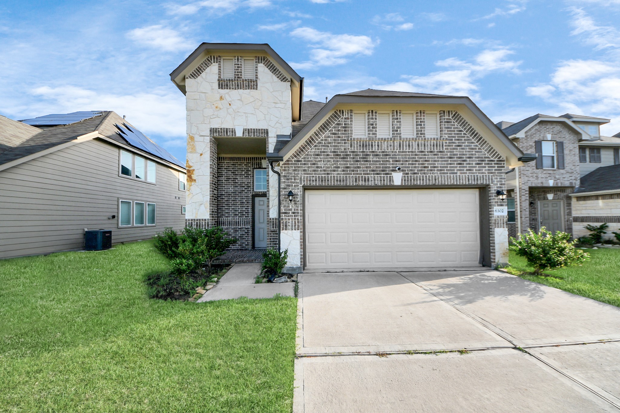 6302 Prince Place Drive Property Photo 1